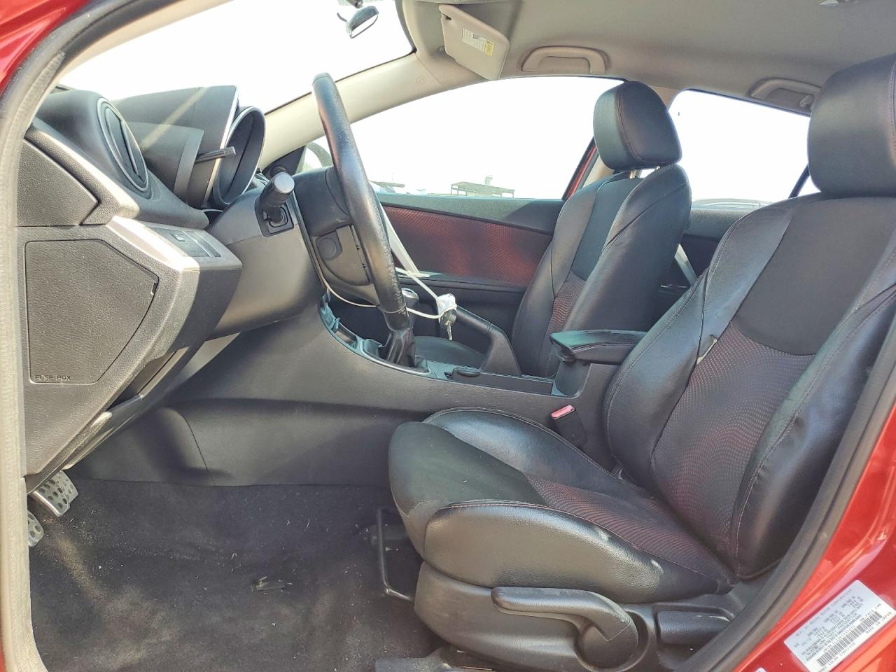 2013 Mazda Mazda3 Hatchback Red vin: JM1BL1L33D1731615