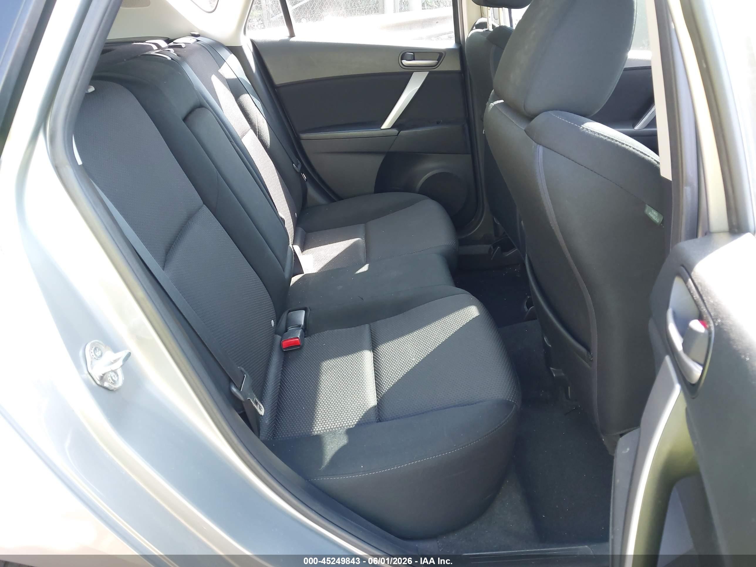 2012 Mazda Mazda3 S Touring Silver vin: JM1BL1L51C1513608