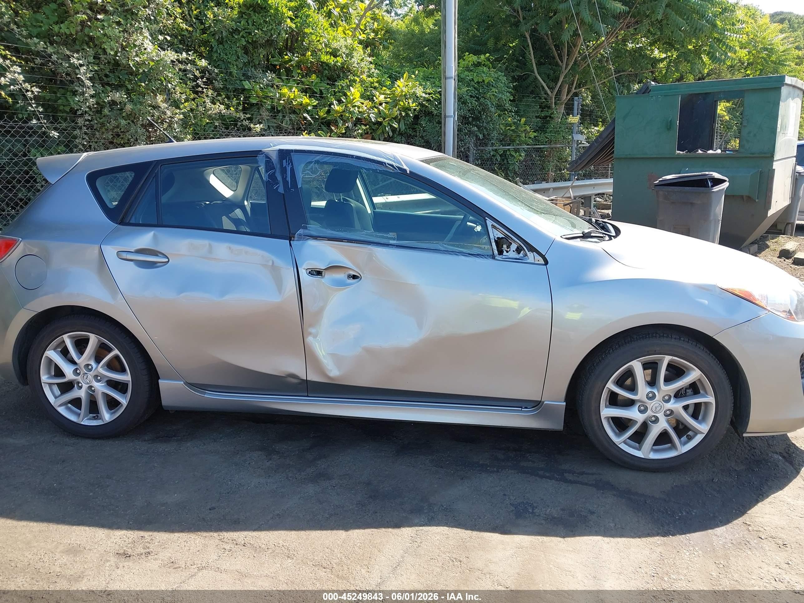 2012 Mazda Mazda3 S Touring Silver vin: JM1BL1L51C1513608