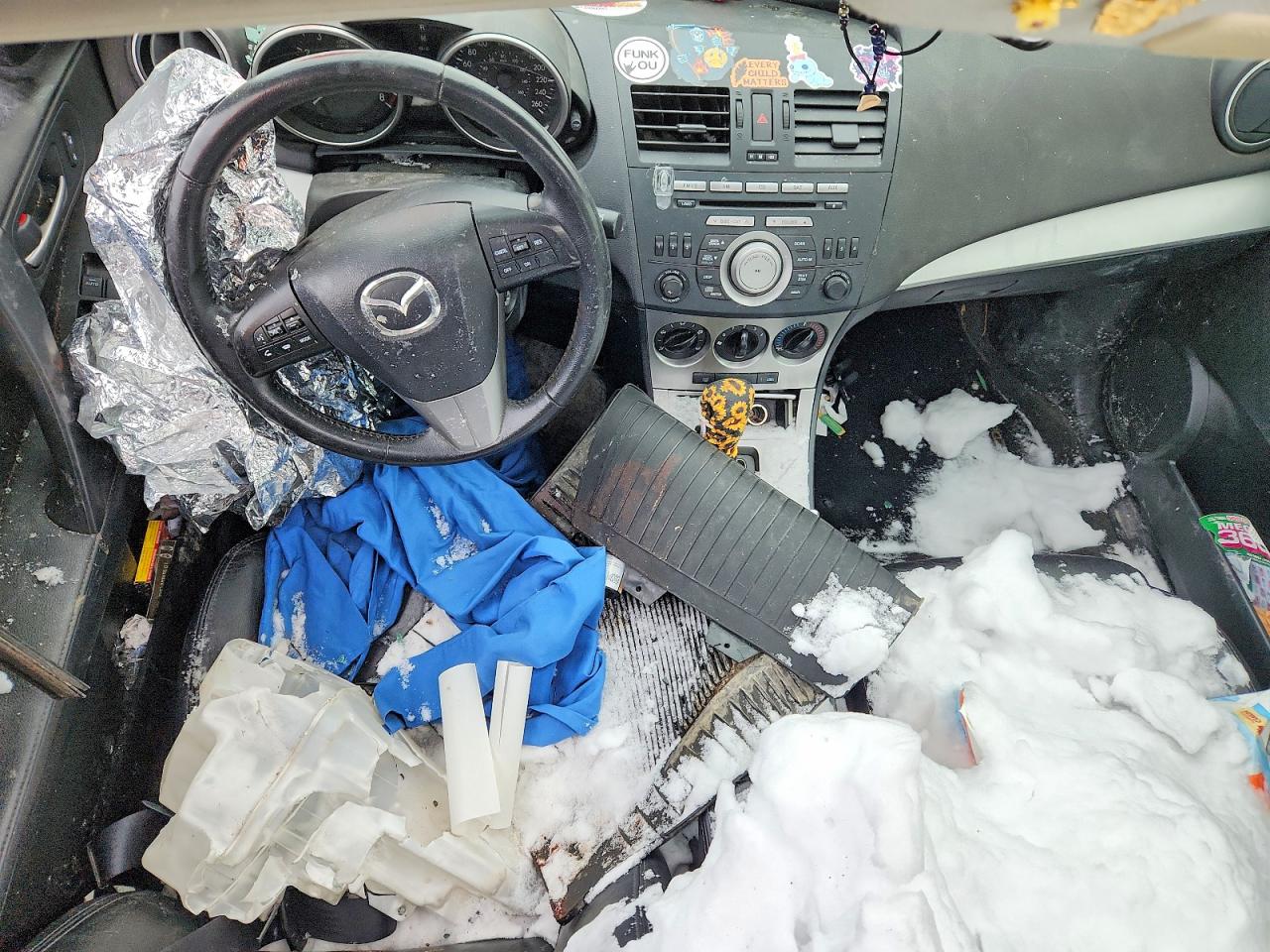 2011 Mazda 3 S White vin: JM1BL1L53B1468430