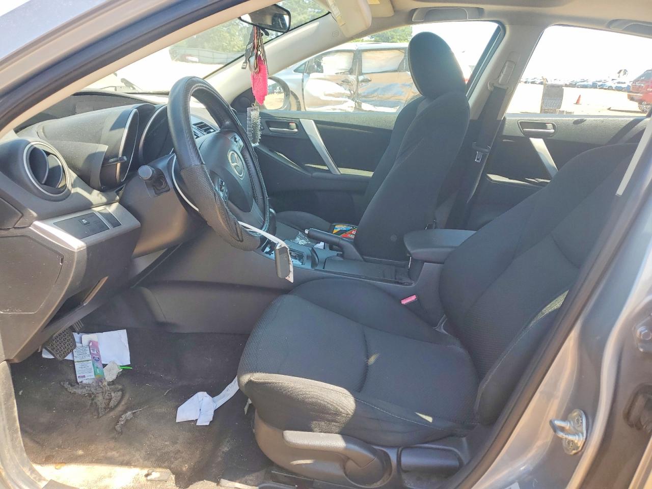 2012 Mazda Mazda3 Серебряный vin: JM1BL1L57C1586949