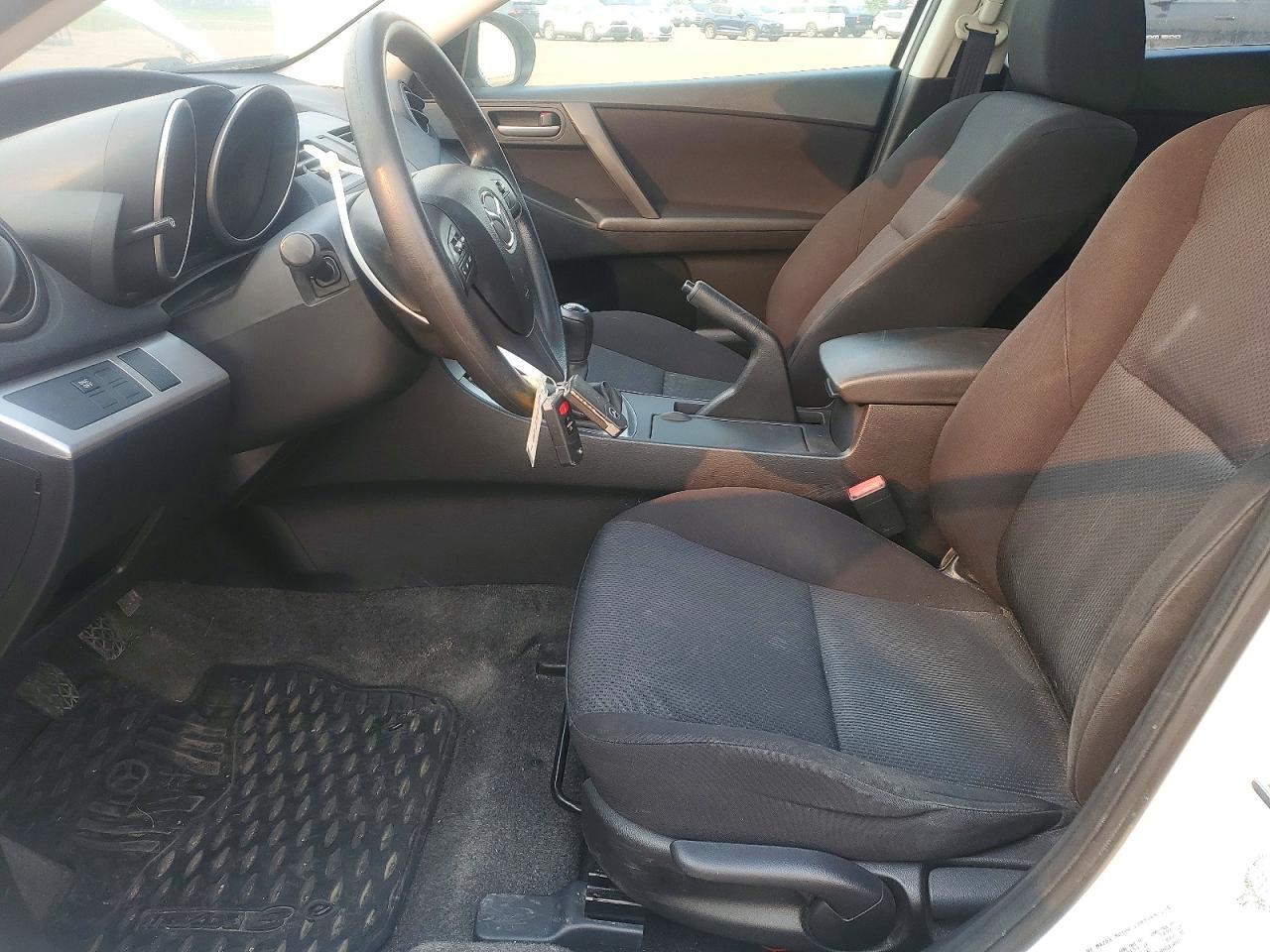 2011 Mazda 3 S White vin: JM1BL1L58B1367626