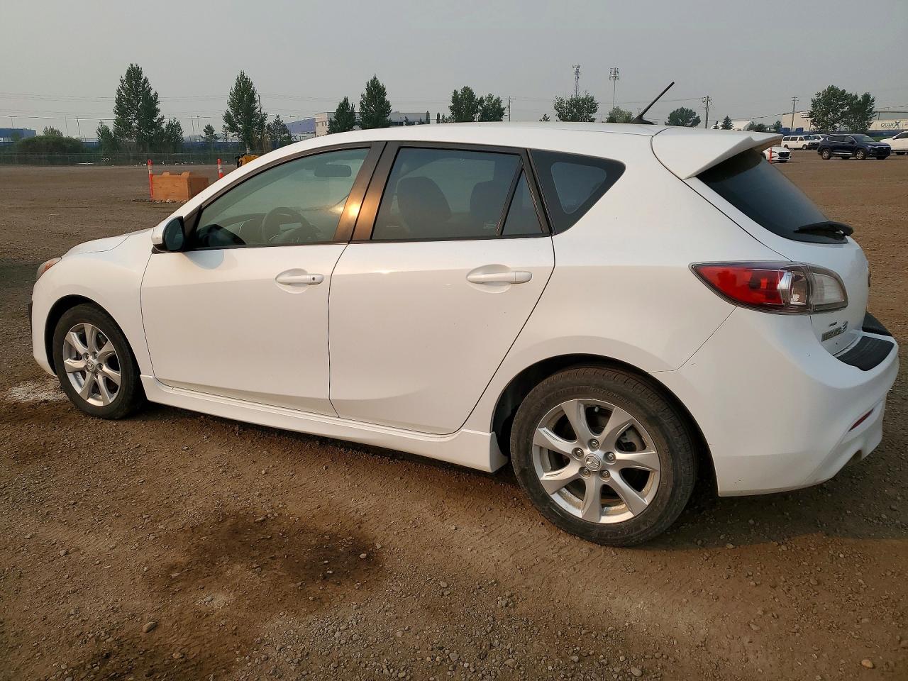 2011 Mazda 3 S White vin: JM1BL1L58B1367626