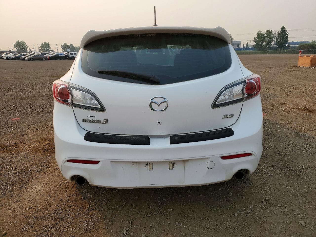 2011 Mazda 3 S White vin: JM1BL1L58B1367626