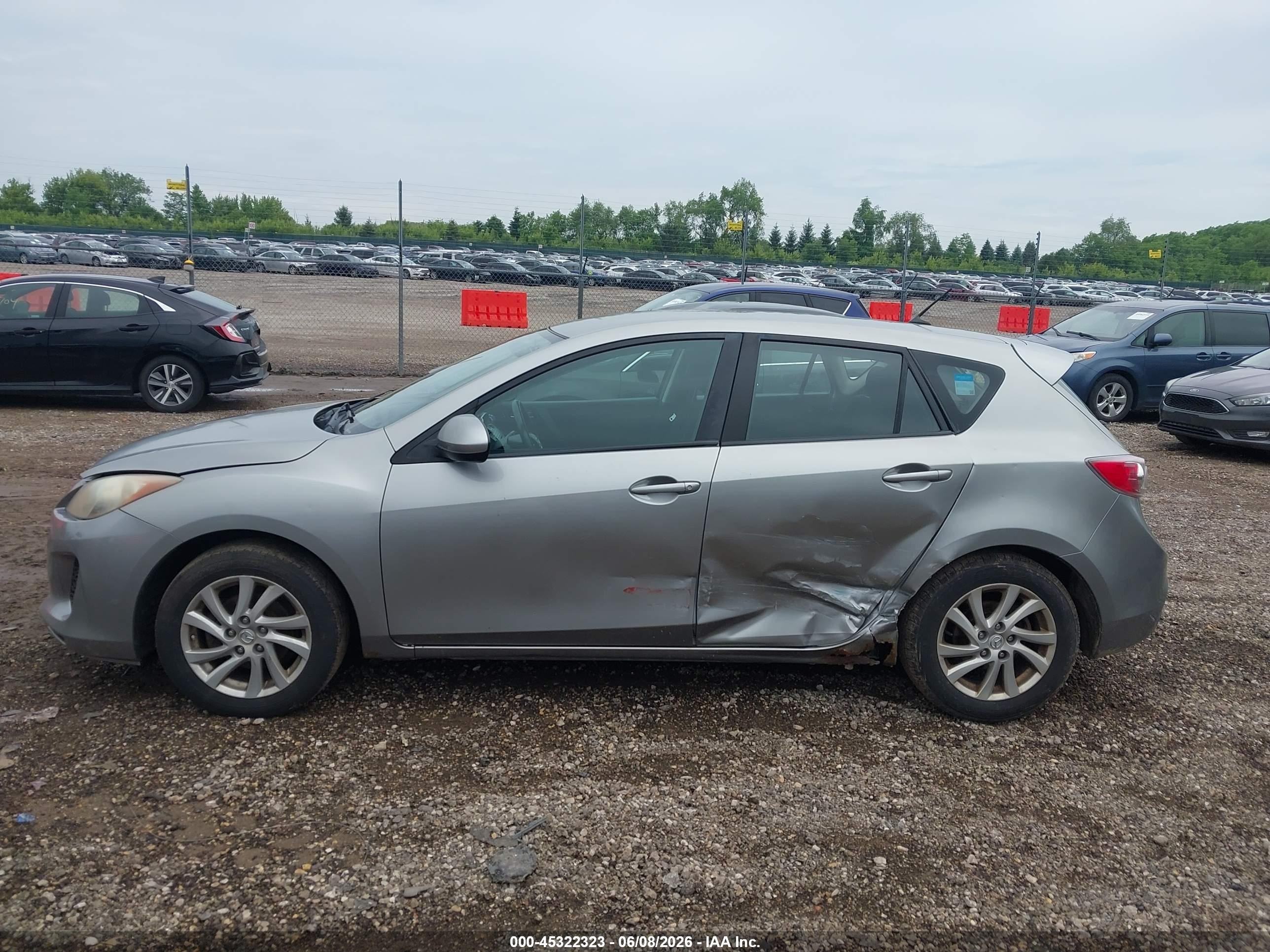 2012 Mazda Mazda3 I Touring Gray vin: JM1BL1L70C1571873