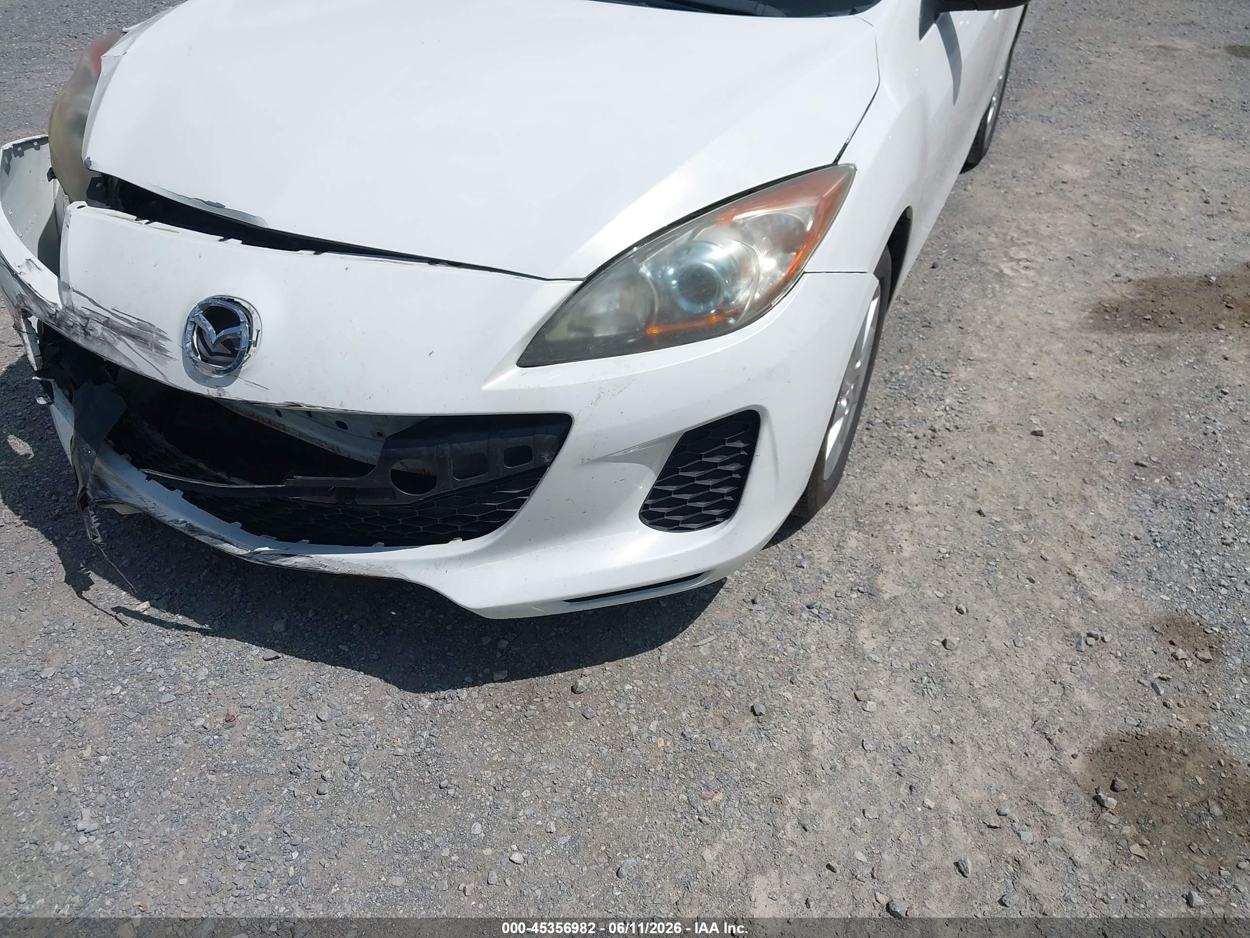 2012 Mazda Mazda3   White vin: JM1BL1L70C1666210