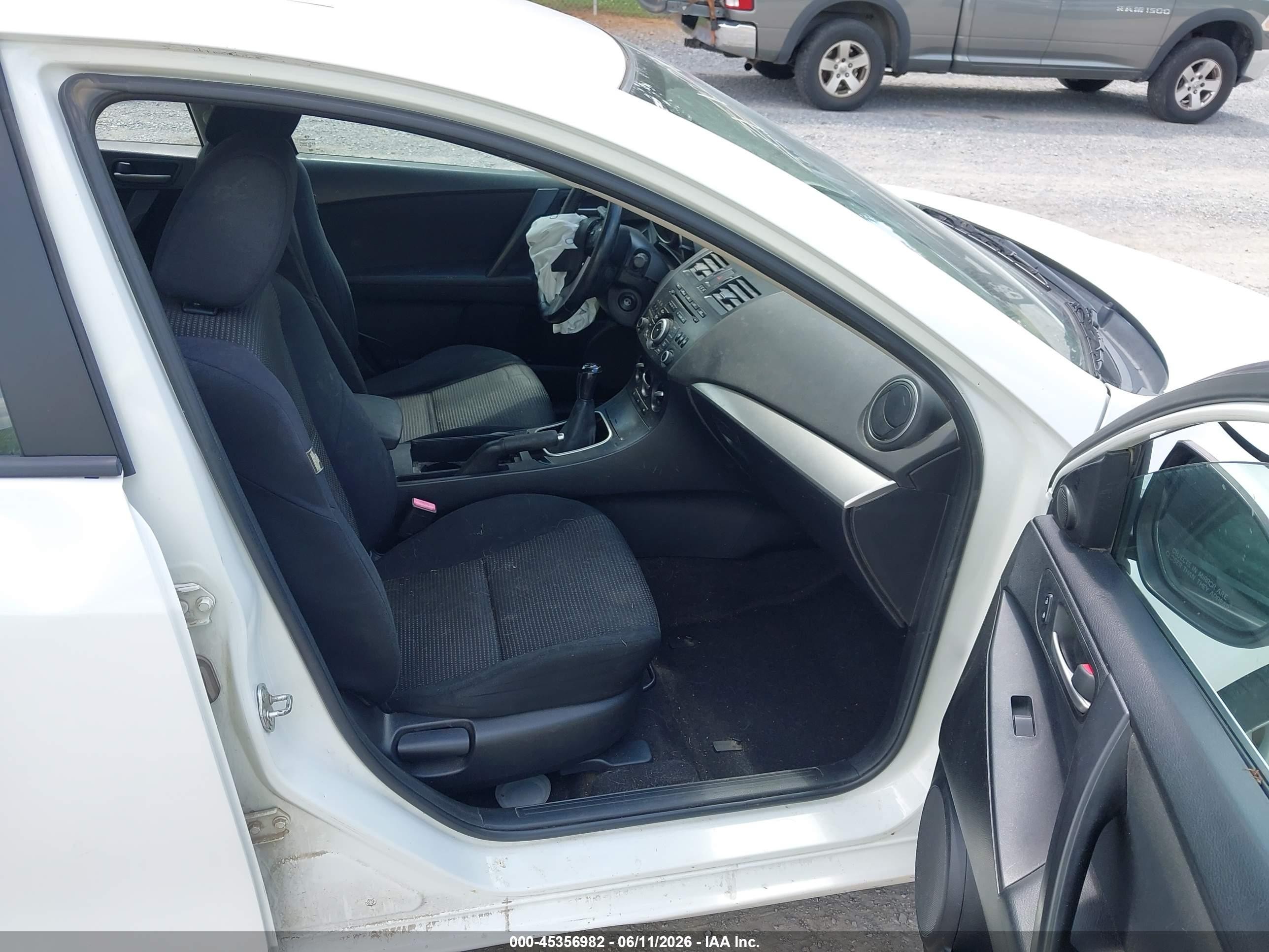 2012 Mazda Mazda3   White vin: JM1BL1L70C1666210