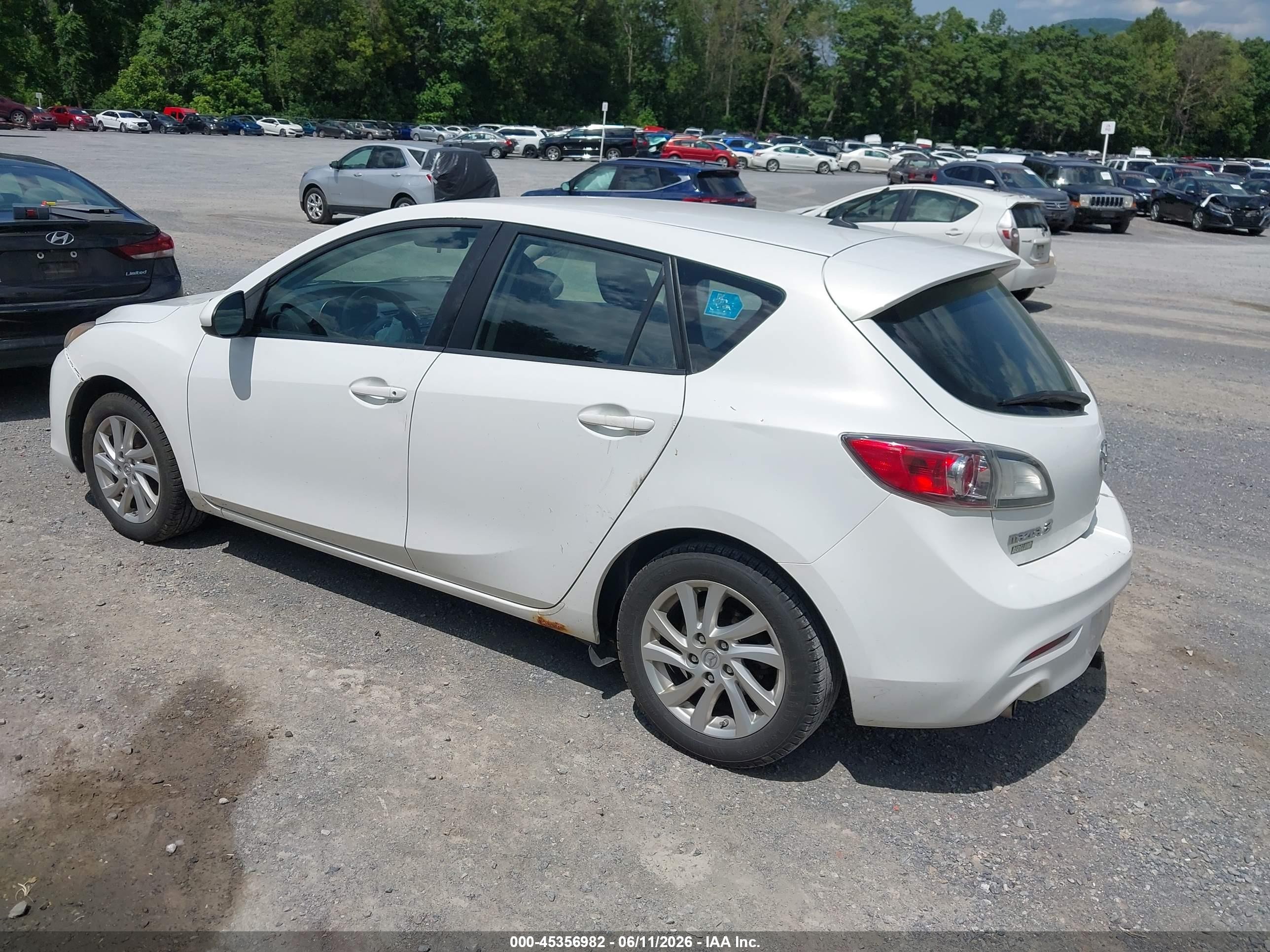 2012 Mazda Mazda3   White vin: JM1BL1L70C1666210