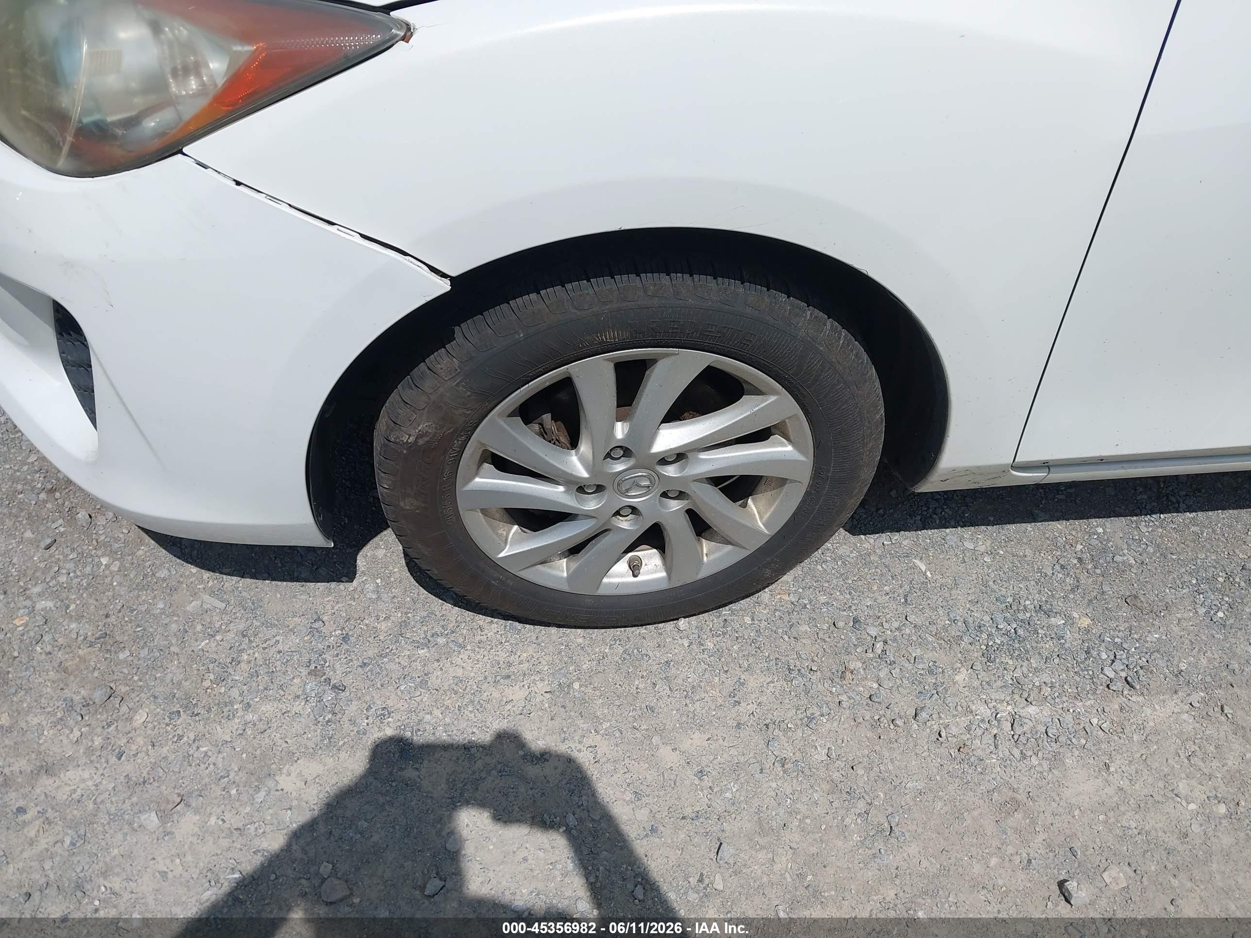 2012 Mazda Mazda3   White vin: JM1BL1L70C1666210