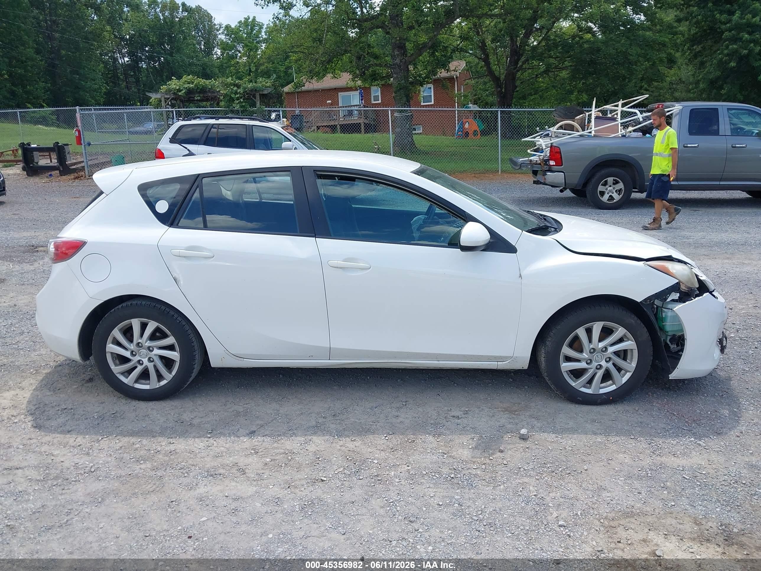2012 Mazda Mazda3   White vin: JM1BL1L70C1666210