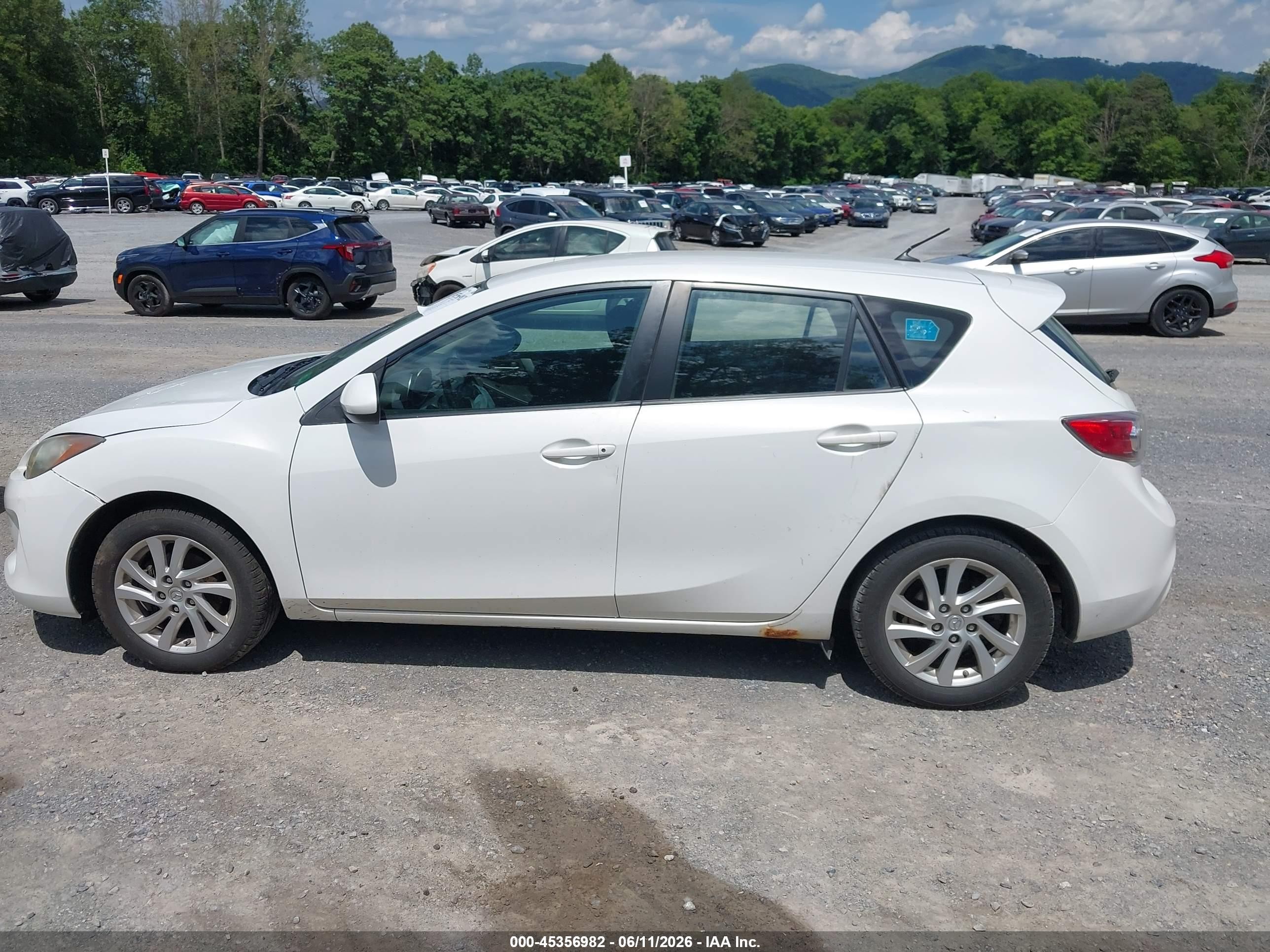 2012 Mazda Mazda3   White vin: JM1BL1L70C1666210