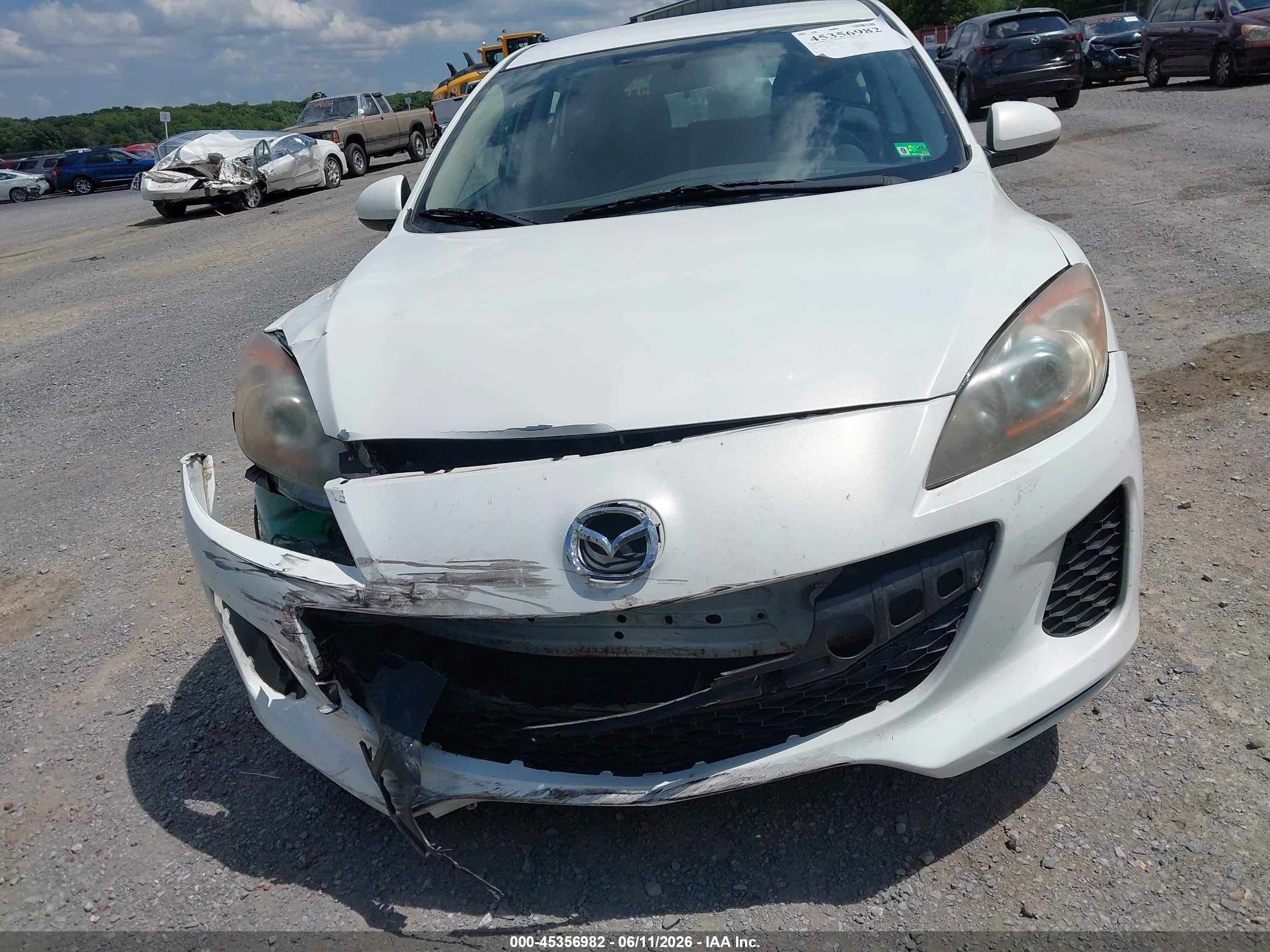 2012 Mazda Mazda3   White vin: JM1BL1L70C1666210