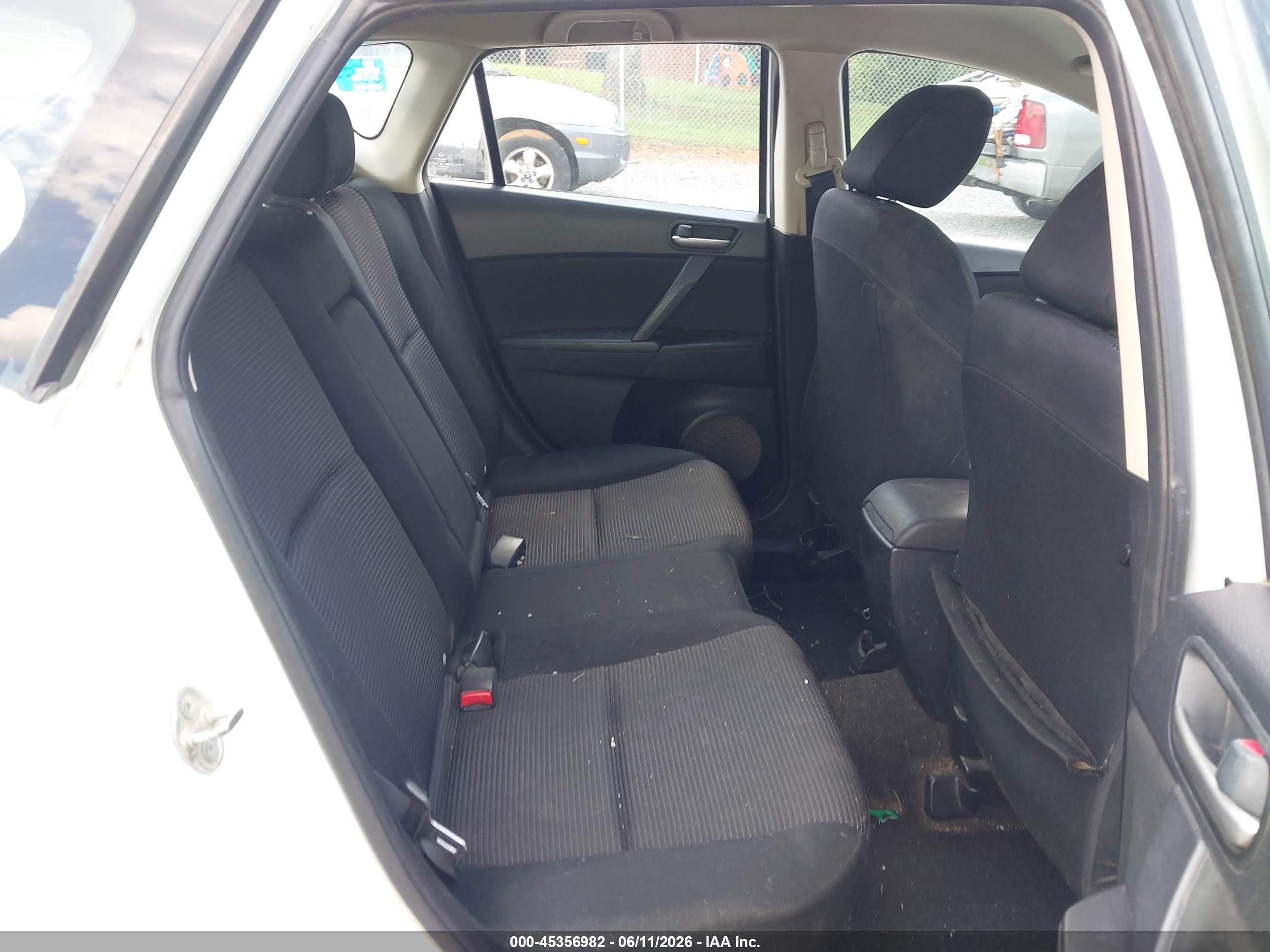 2012 Mazda Mazda3   White vin: JM1BL1L70C1666210