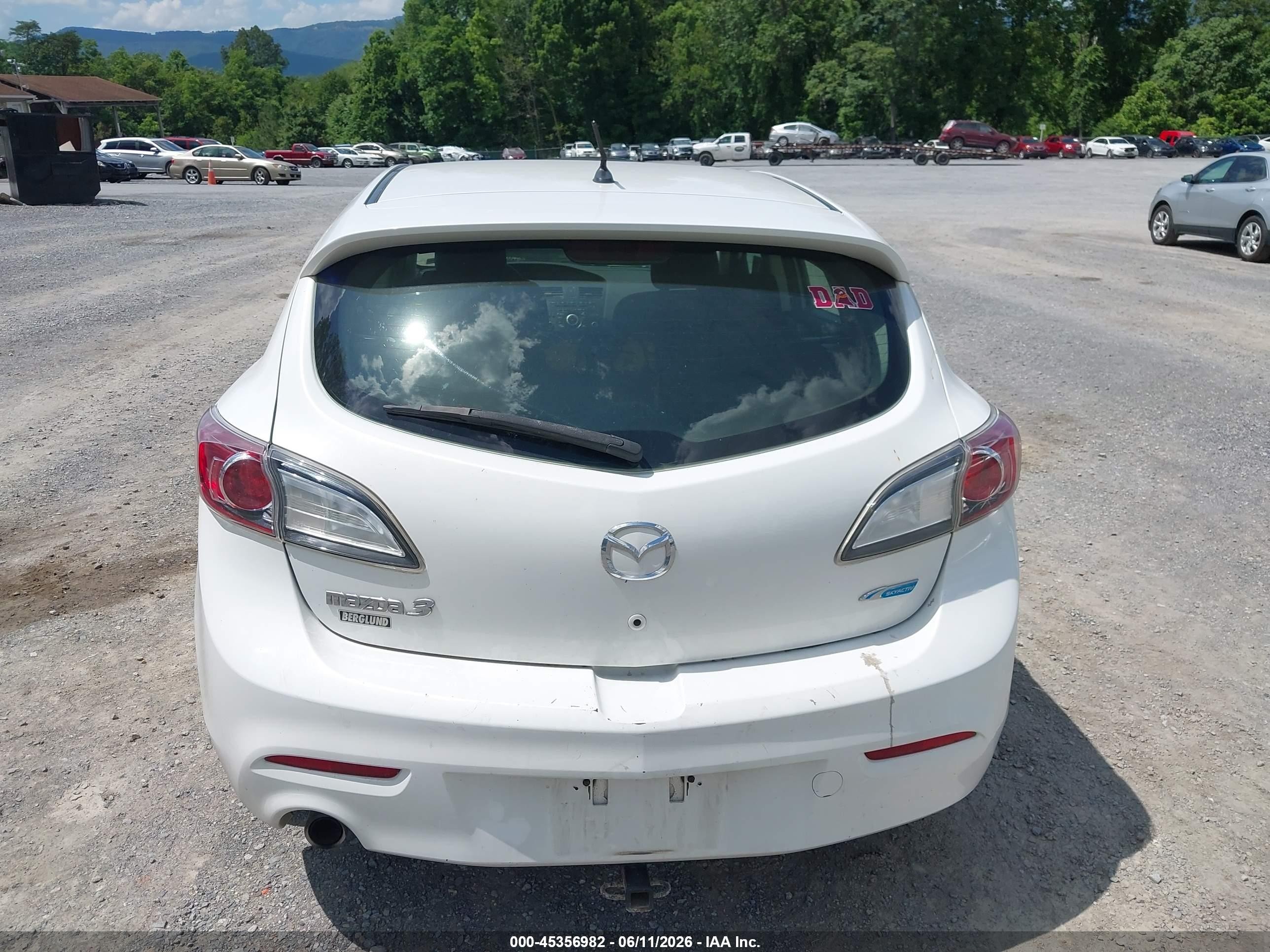 2012 Mazda Mazda3   White vin: JM1BL1L70C1666210