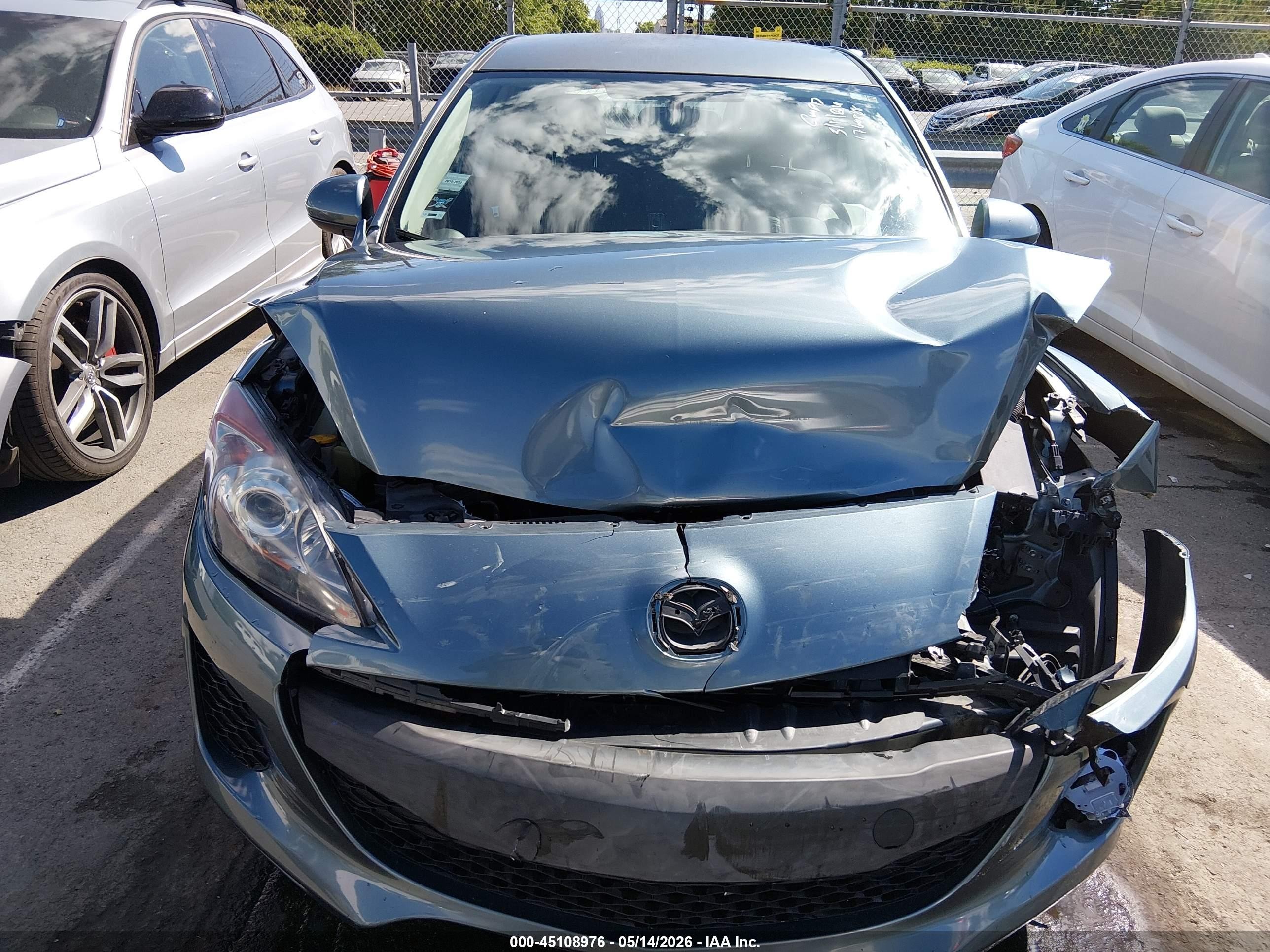 2013 Mazda Mazda3 I Touring Pewter vin: JM1BL1L70D1766888