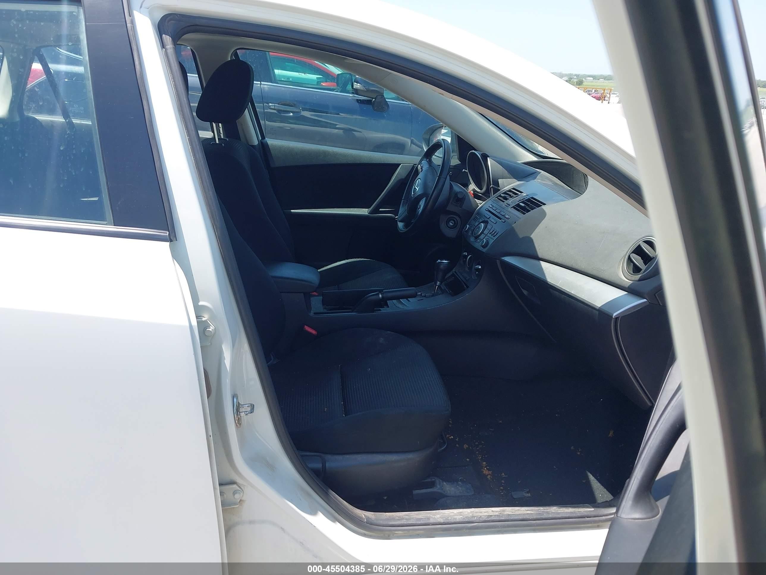 2012 Mazda Mazda3 I Touring White vin: JM1BL1L71C1611605