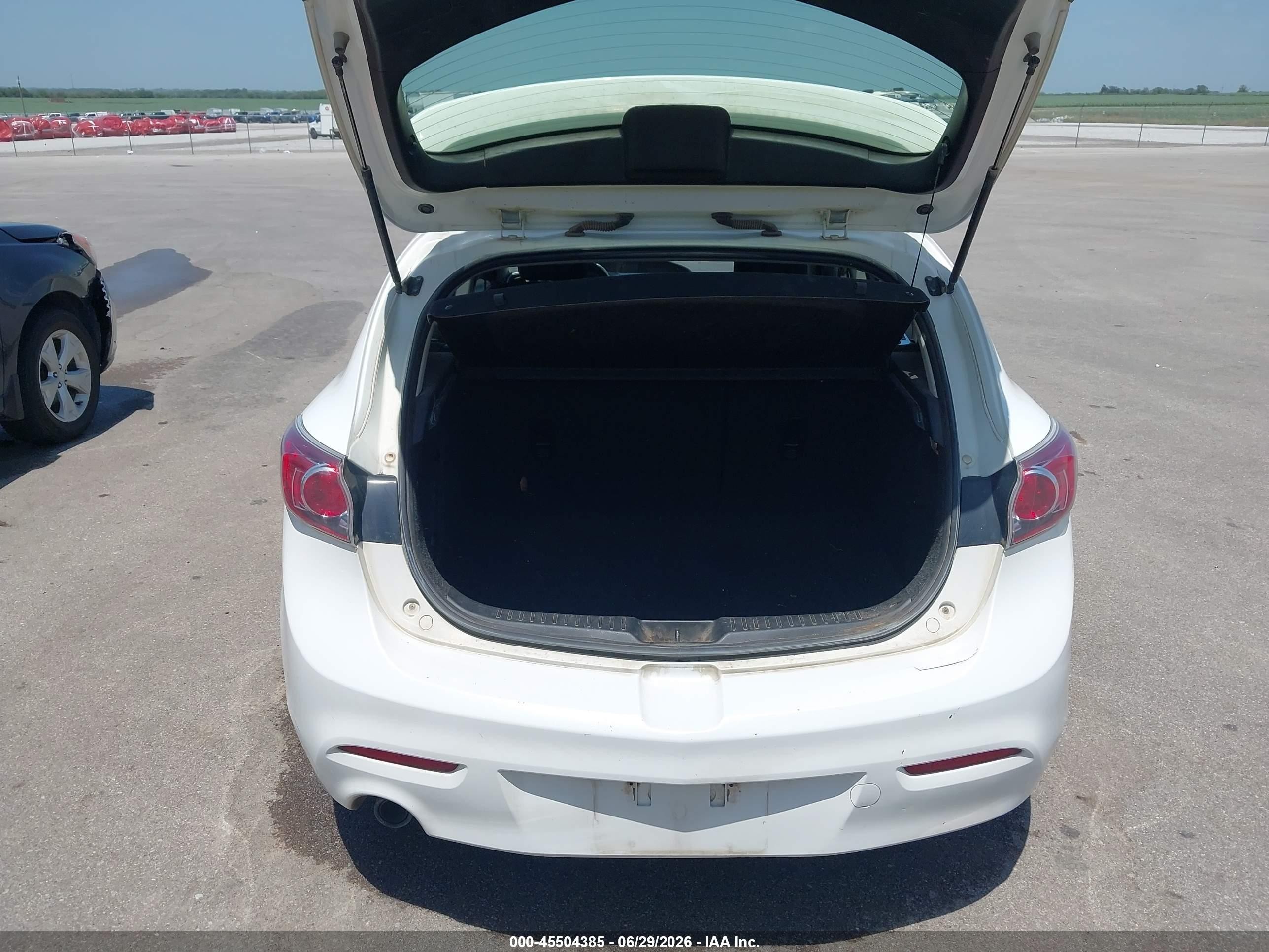 2012 Mazda Mazda3 I Touring White vin: JM1BL1L71C1611605