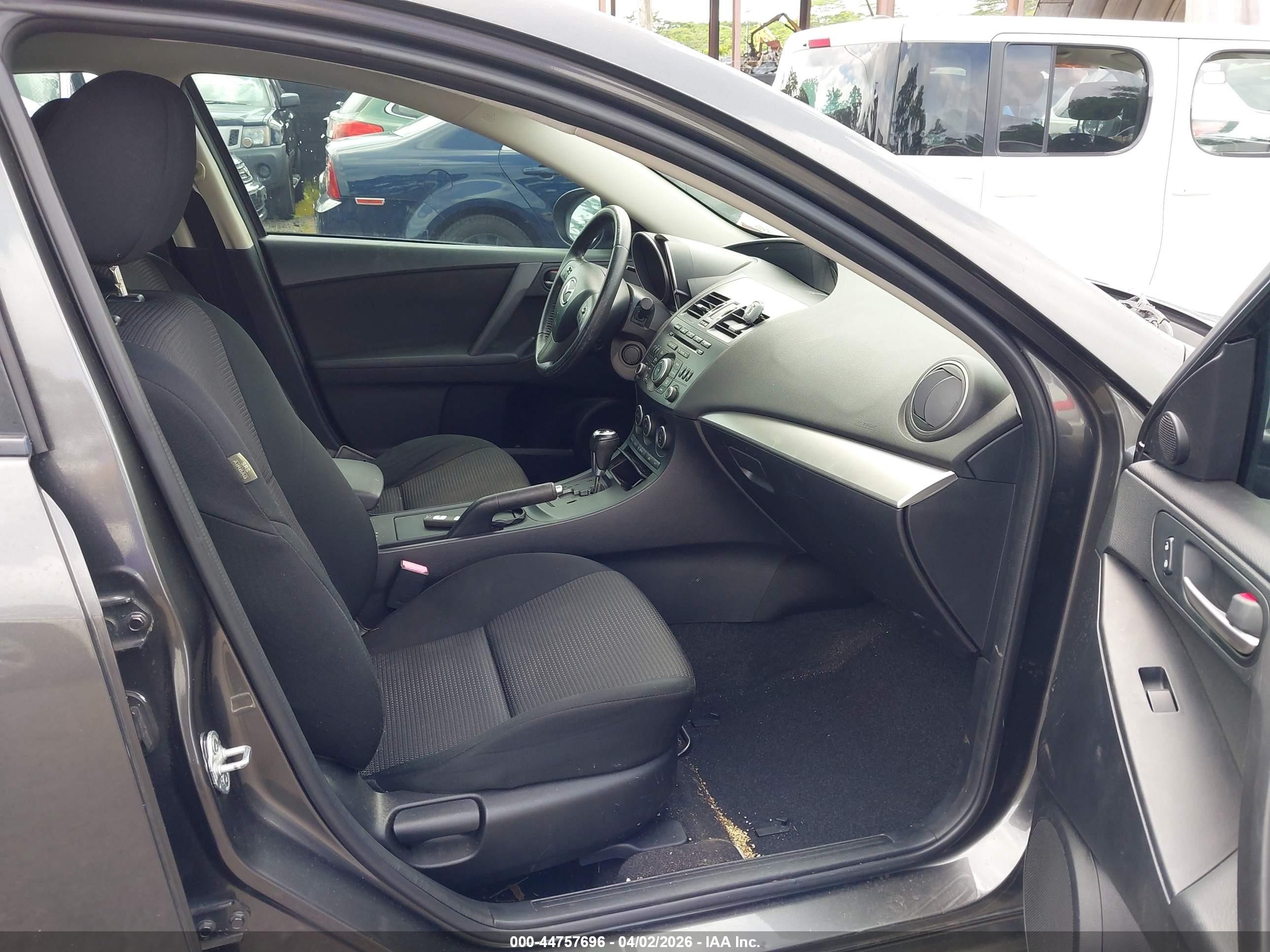 2013 Mazda Mazda3 I Touring Серый vin: JM1BL1L71D1784512