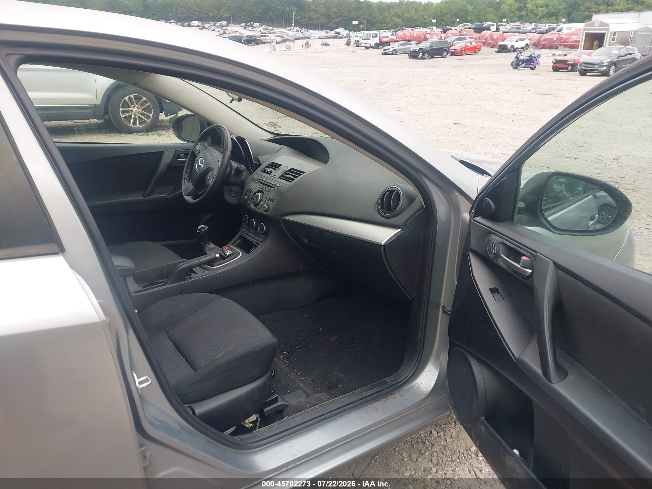 2013 Mazda Mazda3   Gray vin: JM1BL1L72D1760154