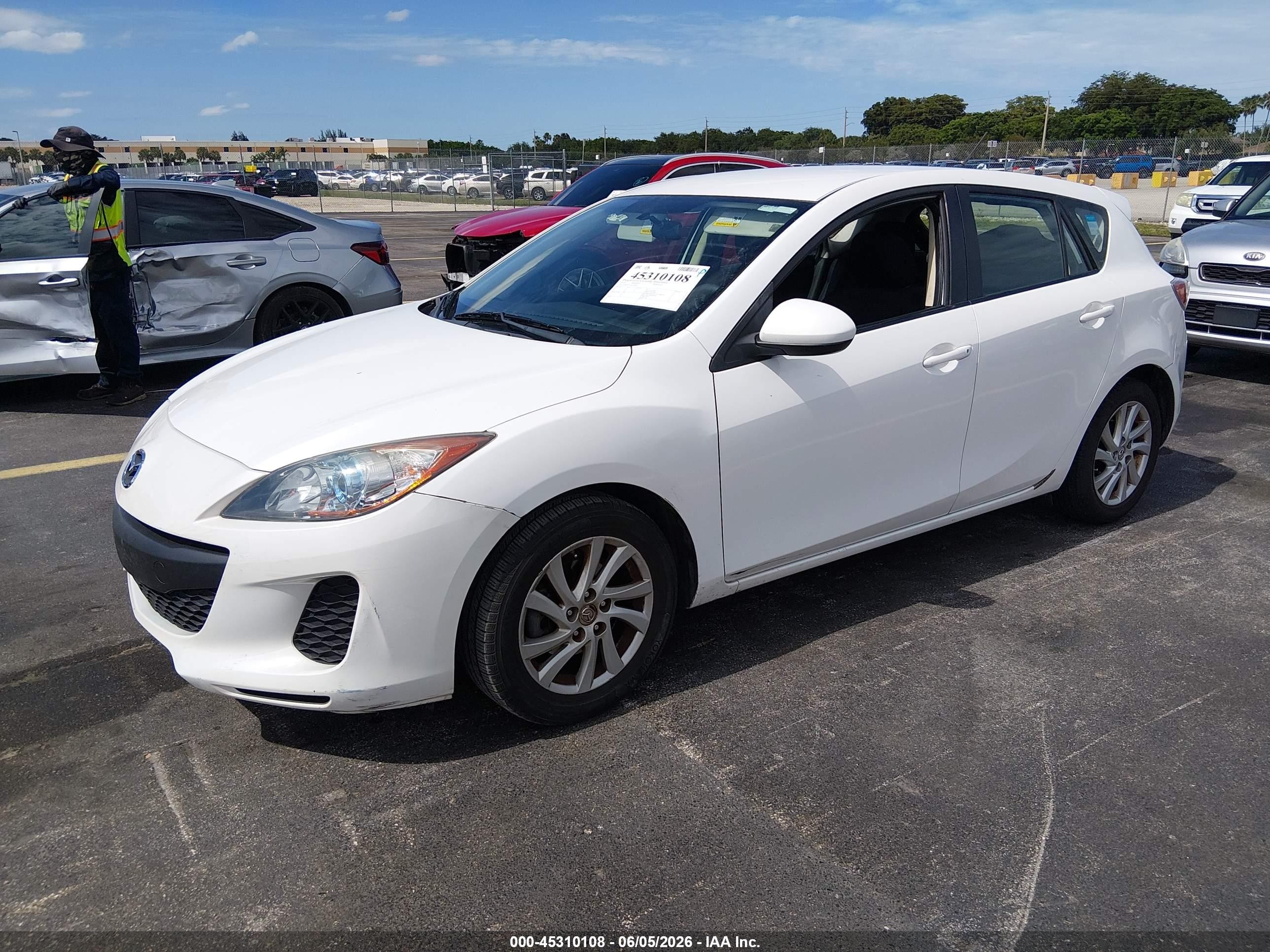 2012 Mazda Mazda3 I Touring White vin: JM1BL1L73C1584407