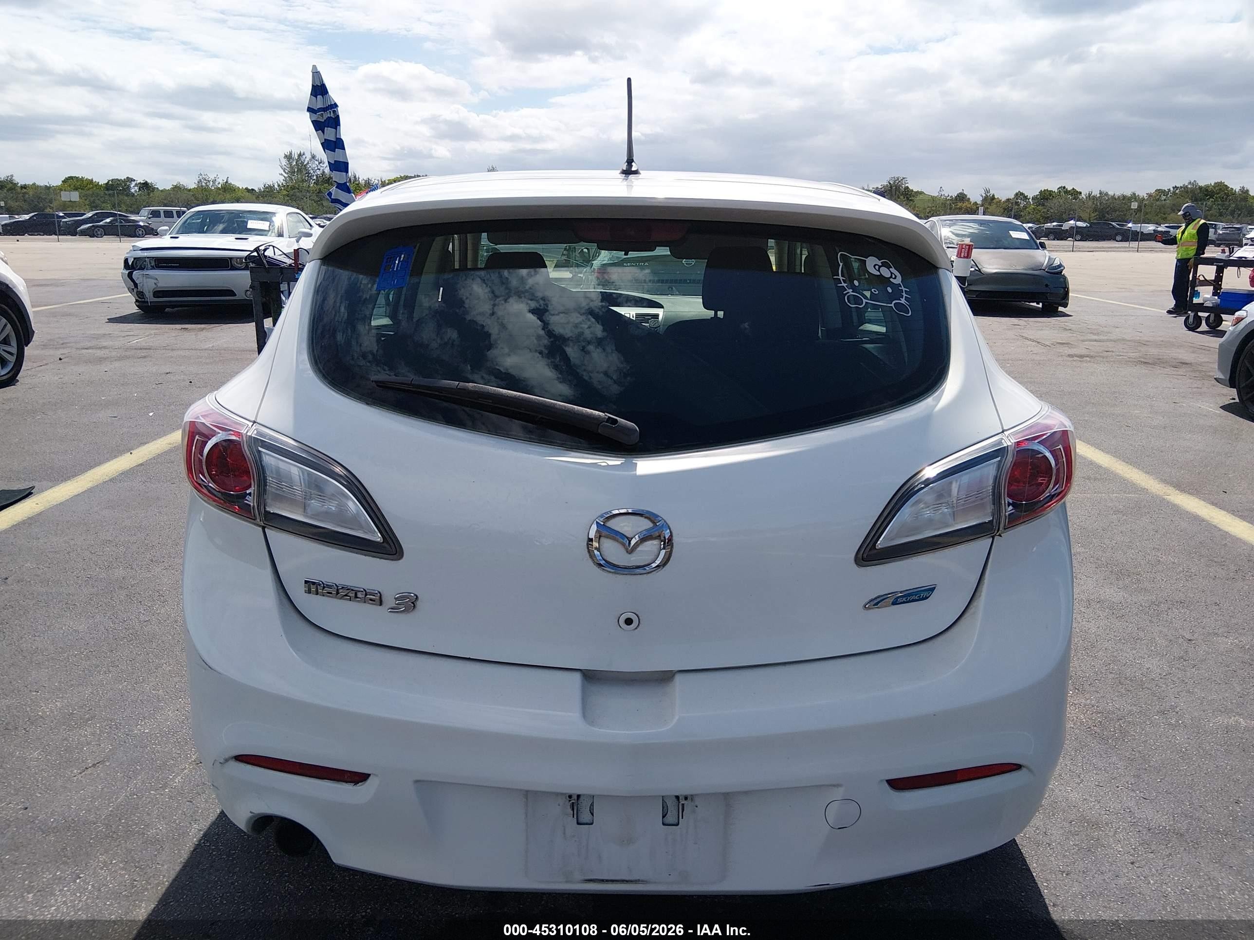 2012 Mazda Mazda3 I Touring White vin: JM1BL1L73C1584407