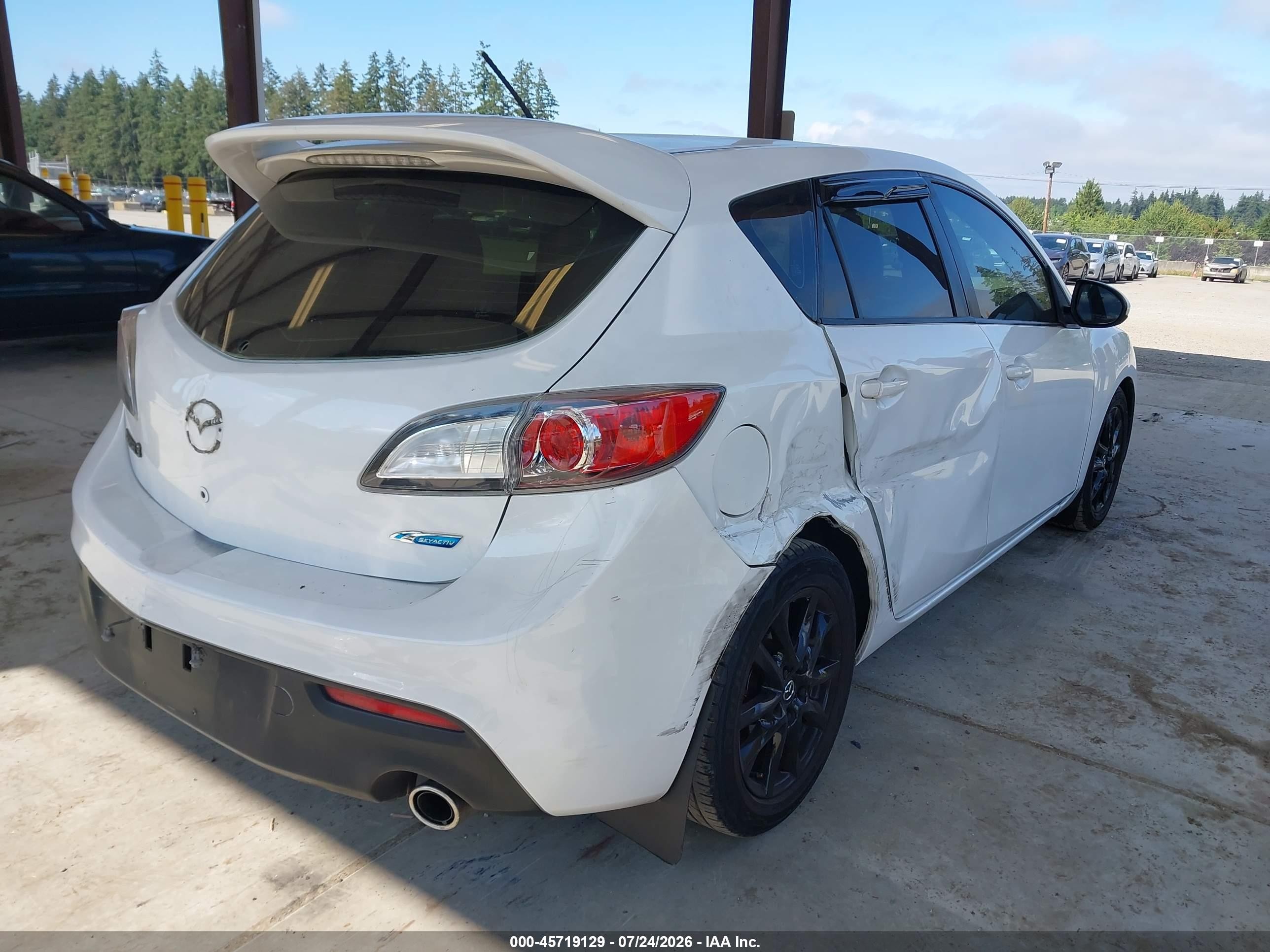 2012 Mazda Mazda3 I Touring White vin: JM1BL1L73C1694874