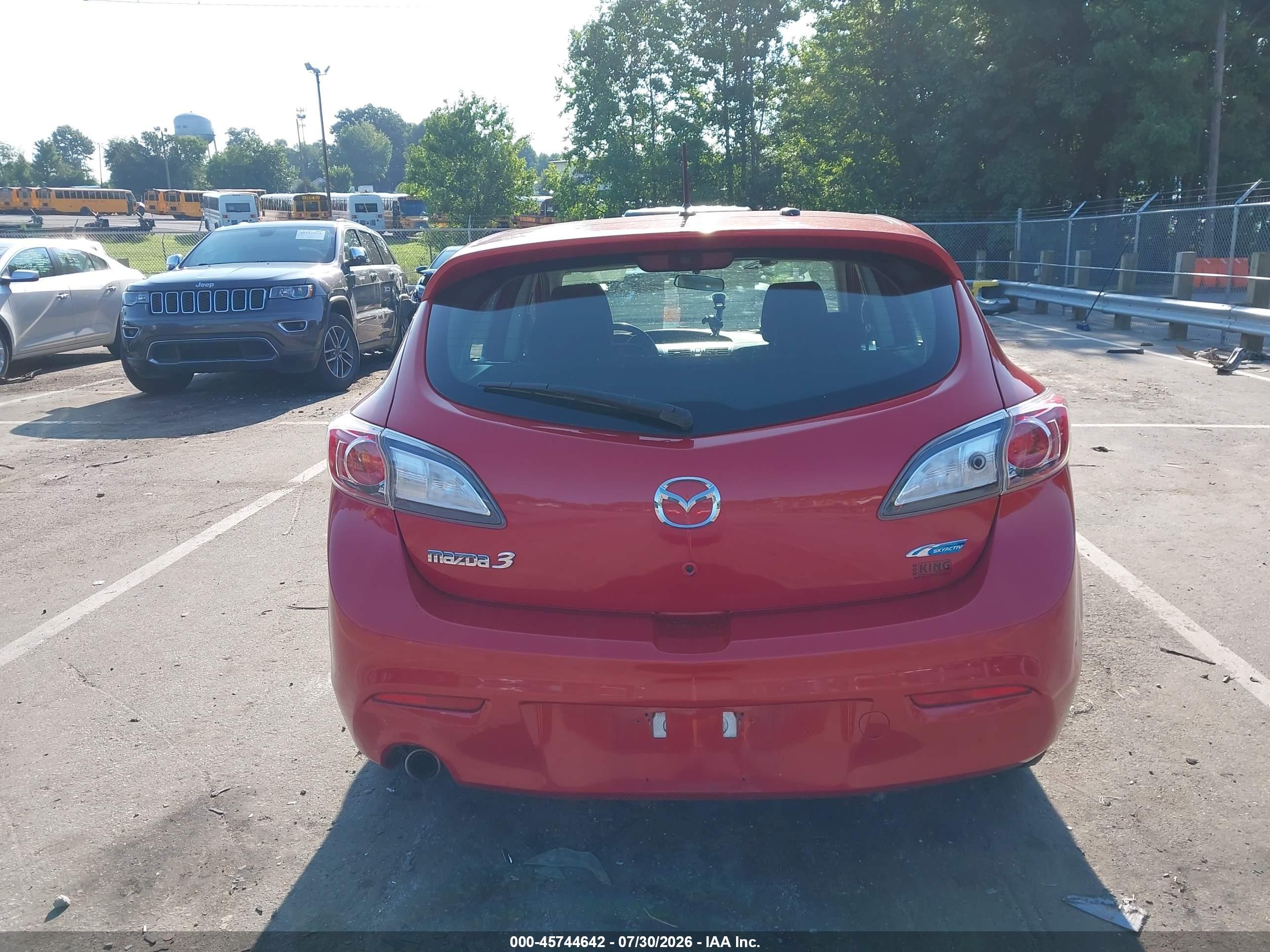 2013 Mazda Mazda3 I Touring Red vin: JM1BL1L73D1776430