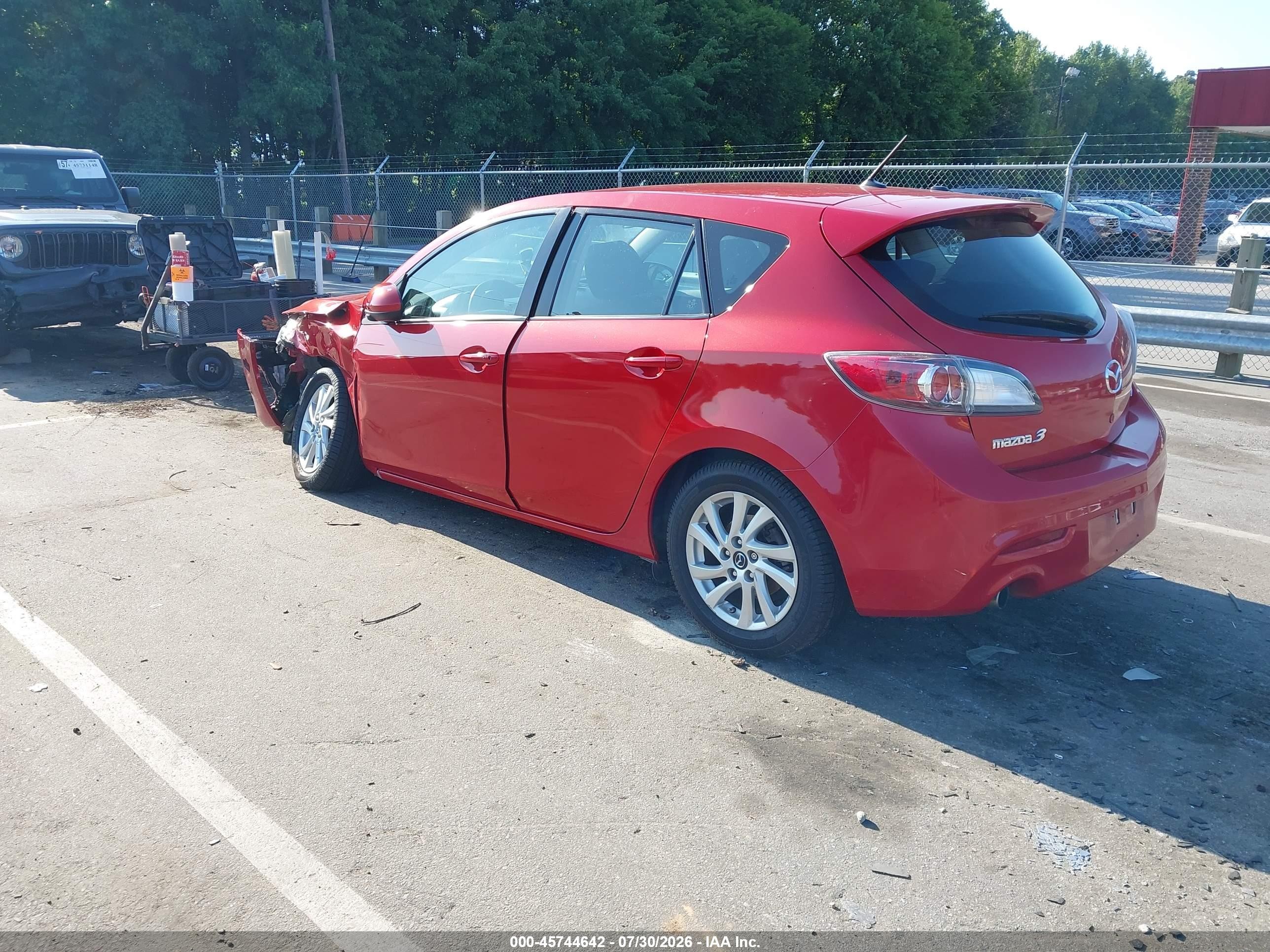 2013 Mazda Mazda3 I Touring Red vin: JM1BL1L73D1776430