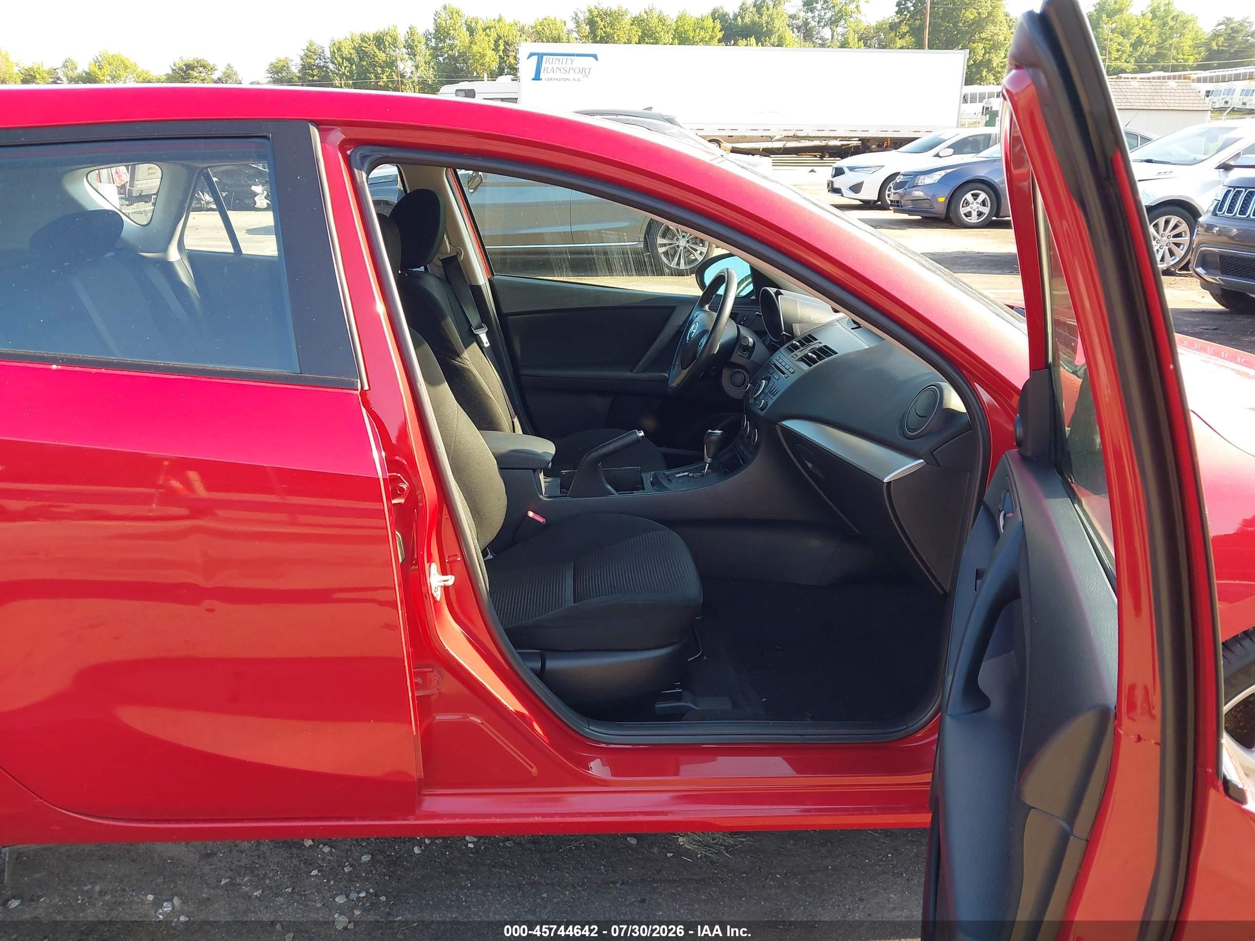 2013 Mazda Mazda3 I Touring Red vin: JM1BL1L73D1776430
