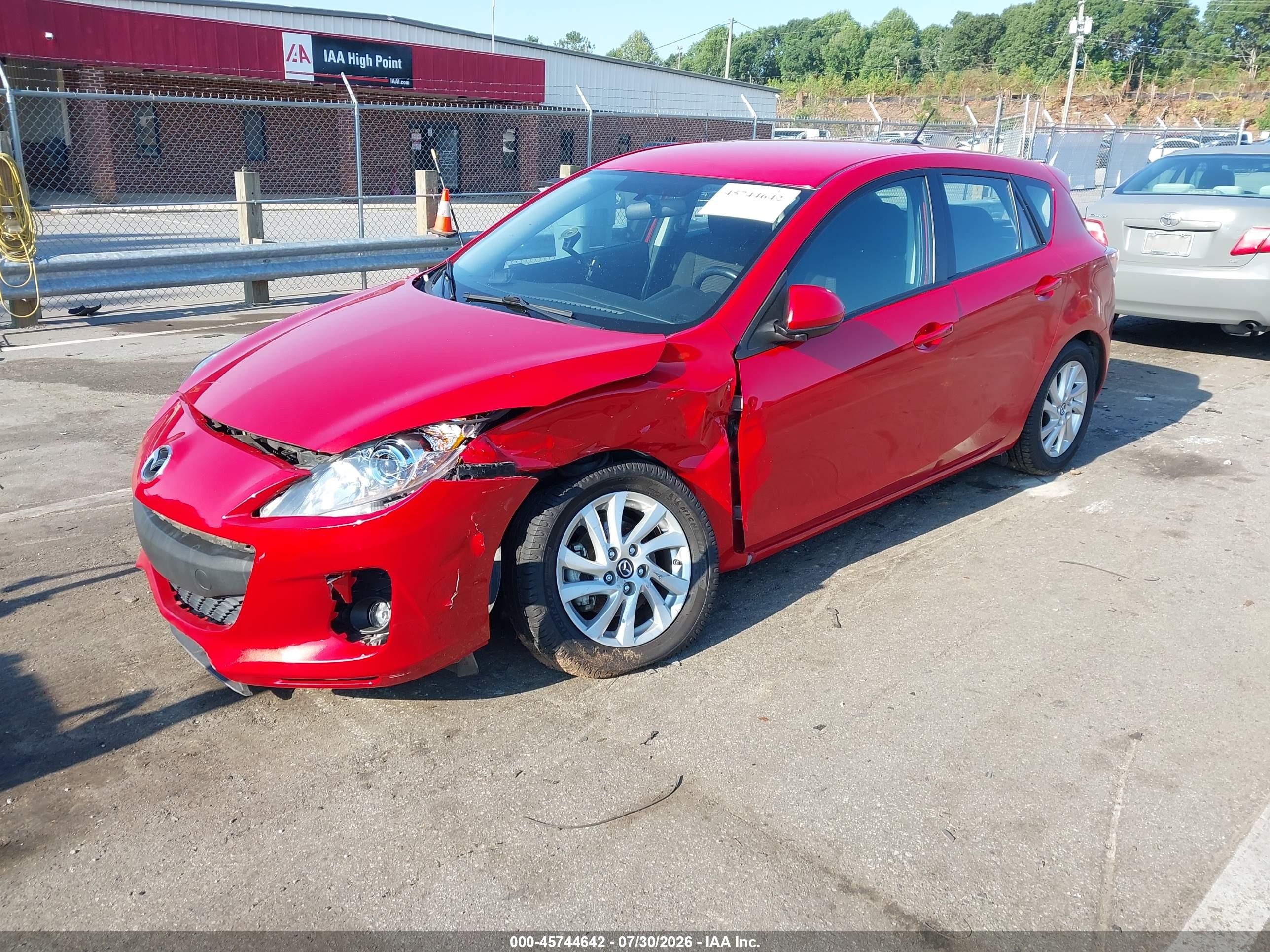 2013 Mazda Mazda3 I Touring Red vin: JM1BL1L73D1776430