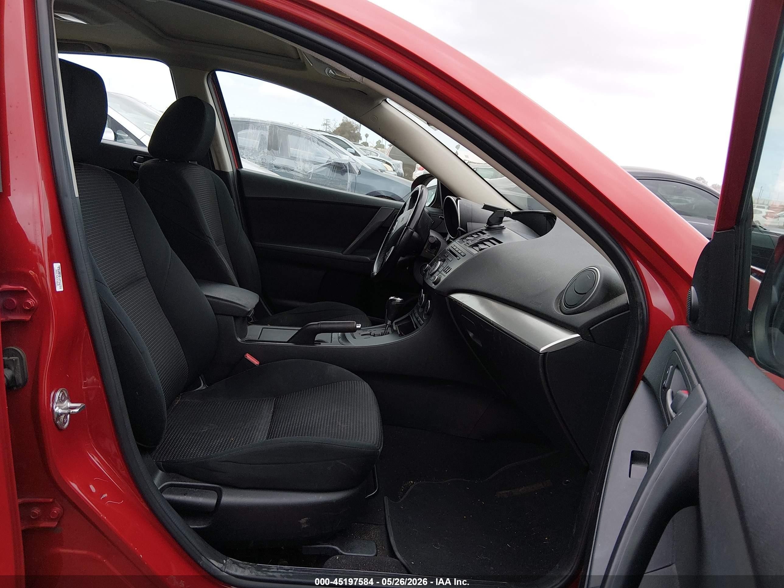 2013 Mazda Mazda3   Красный vin: JM1BL1L74D1817292