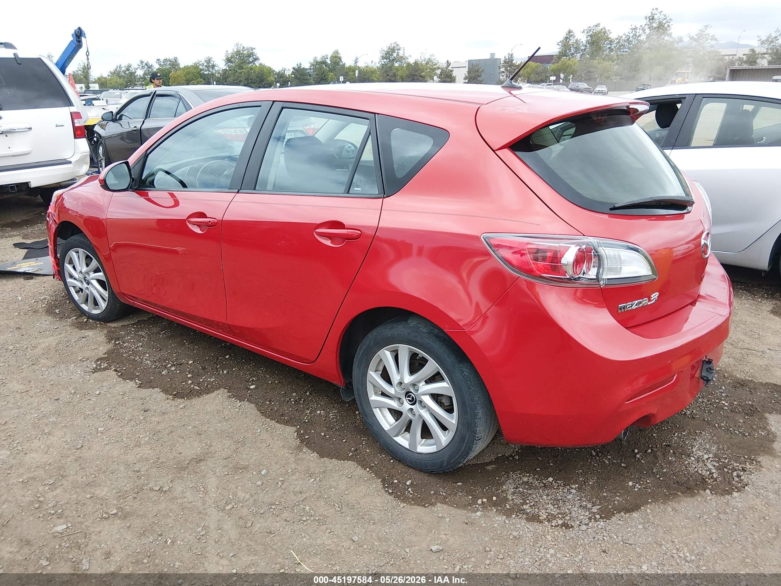 2013 Mazda Mazda3   Красный vin: JM1BL1L74D1817292