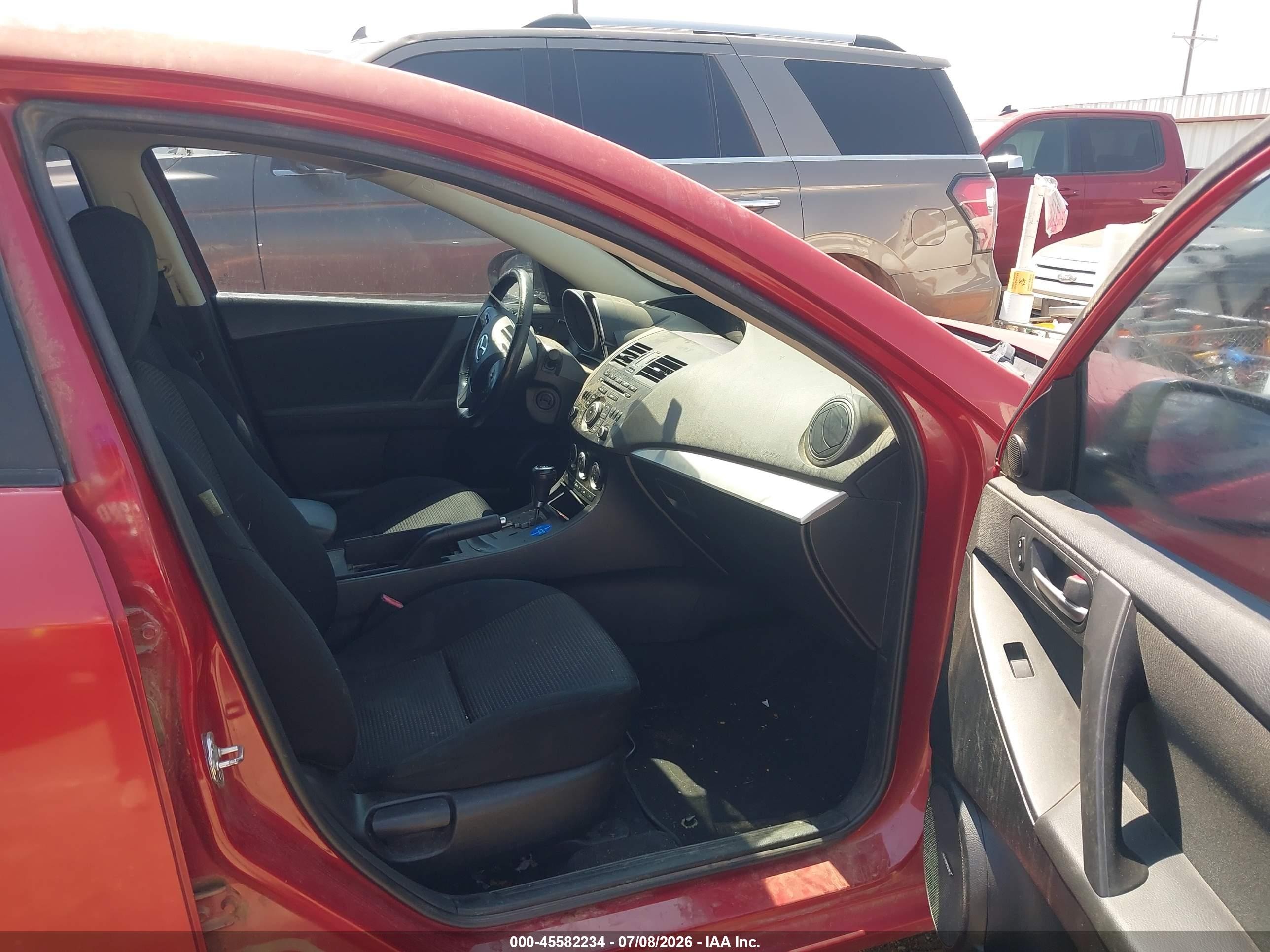 2013 Mazda Mazda3 I Touring Red vin: JM1BL1L76D1720014