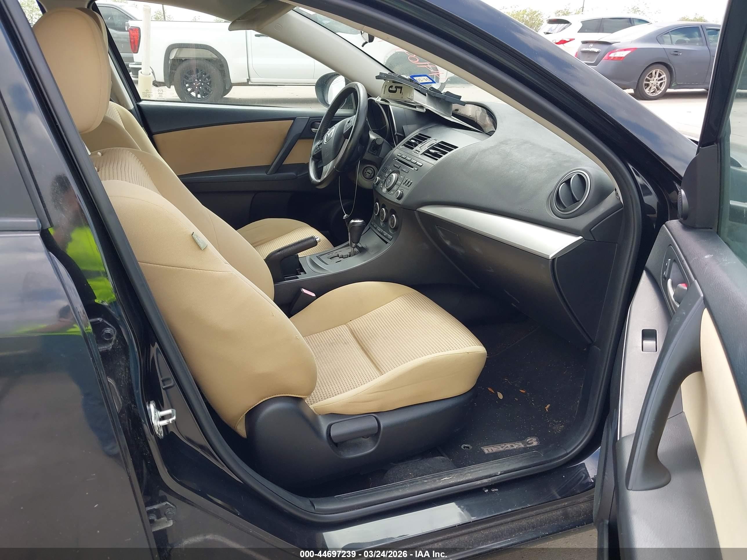 2013 Mazda Mazda3 I Touring Black vin: JM1BL1L77D1708146