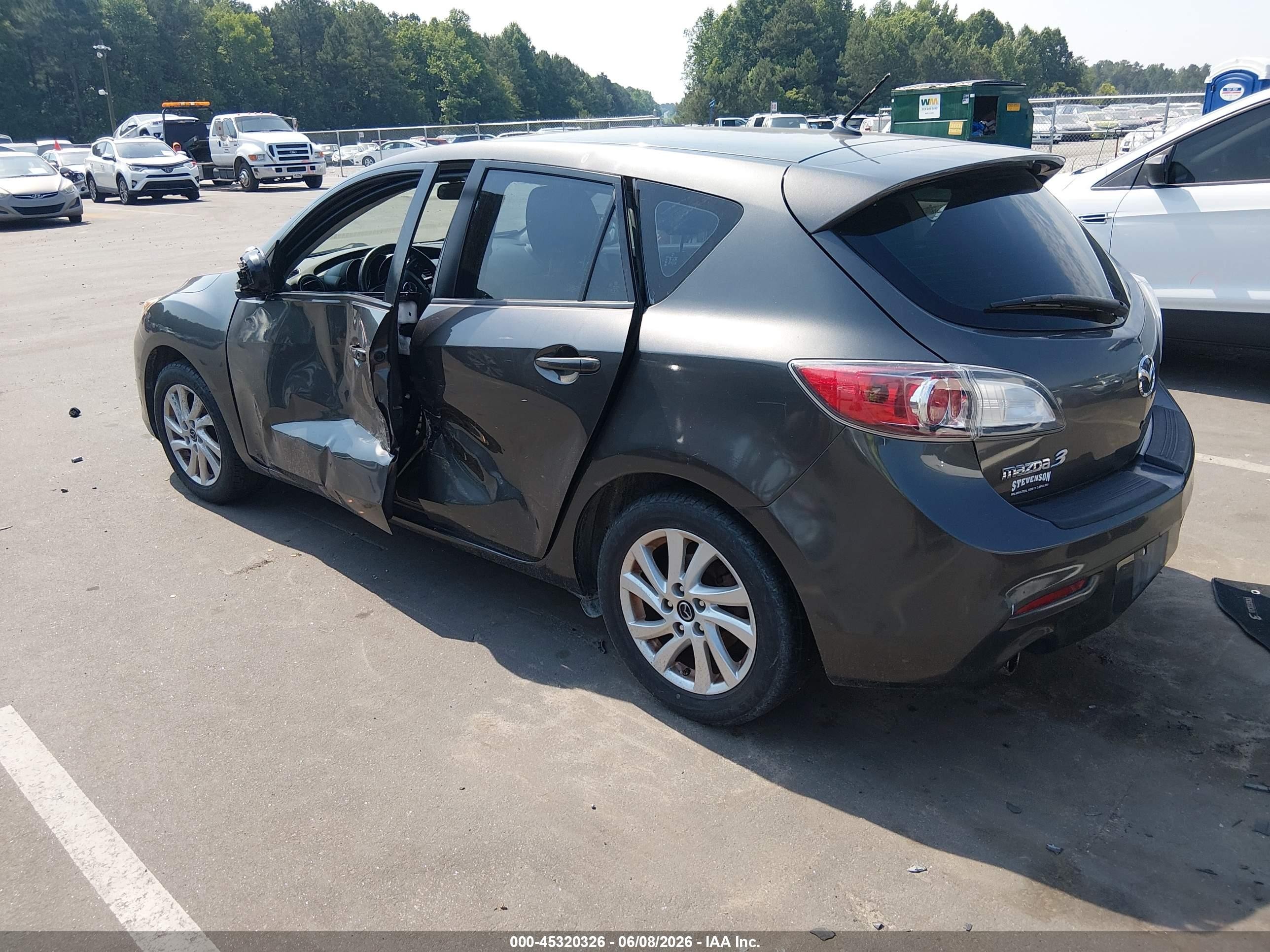 2013 Mazda Mazda3 I Touring Gray vin: JM1BL1L77D1747433