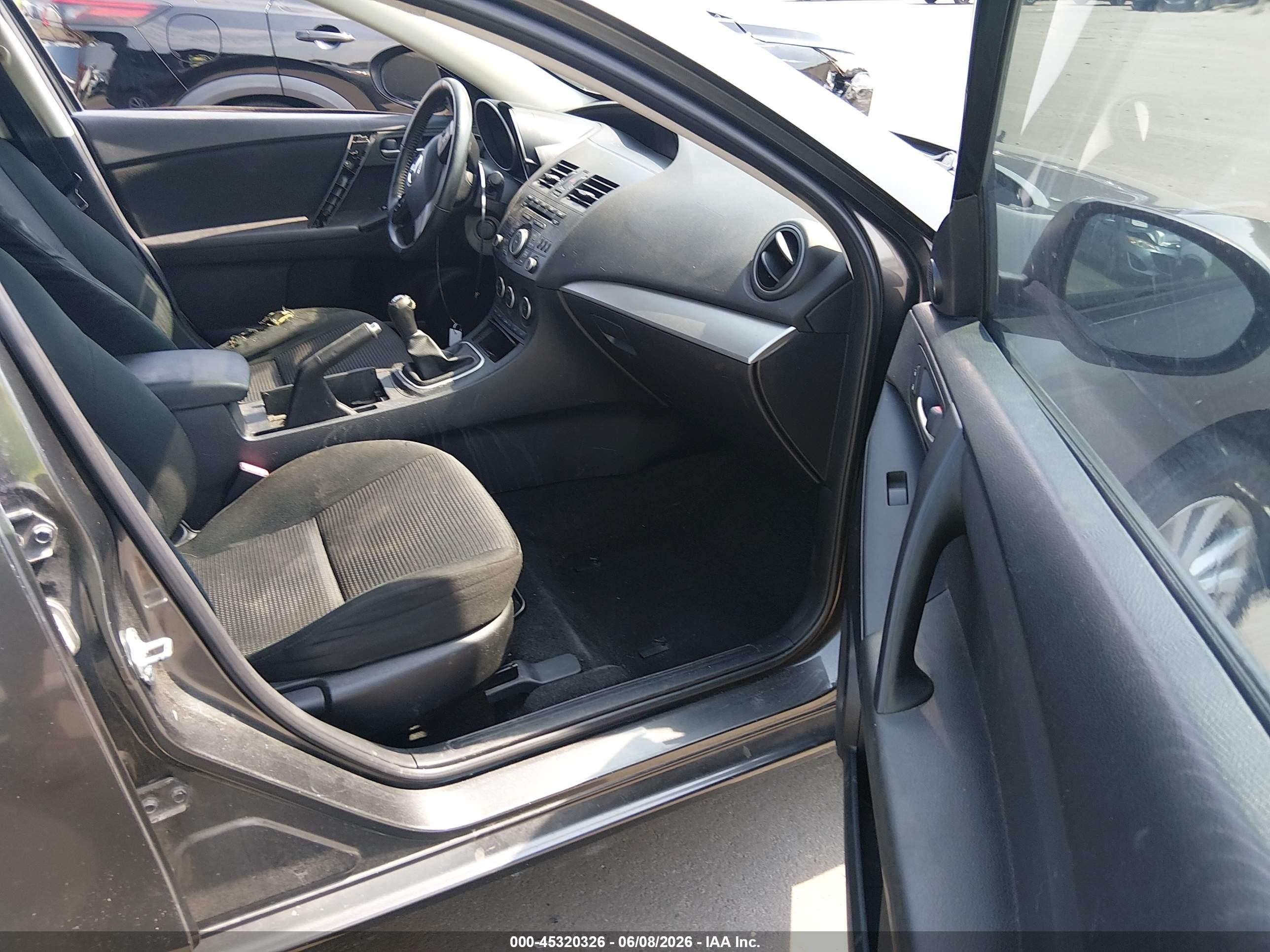 2013 Mazda Mazda3 I Touring Gray vin: JM1BL1L77D1747433