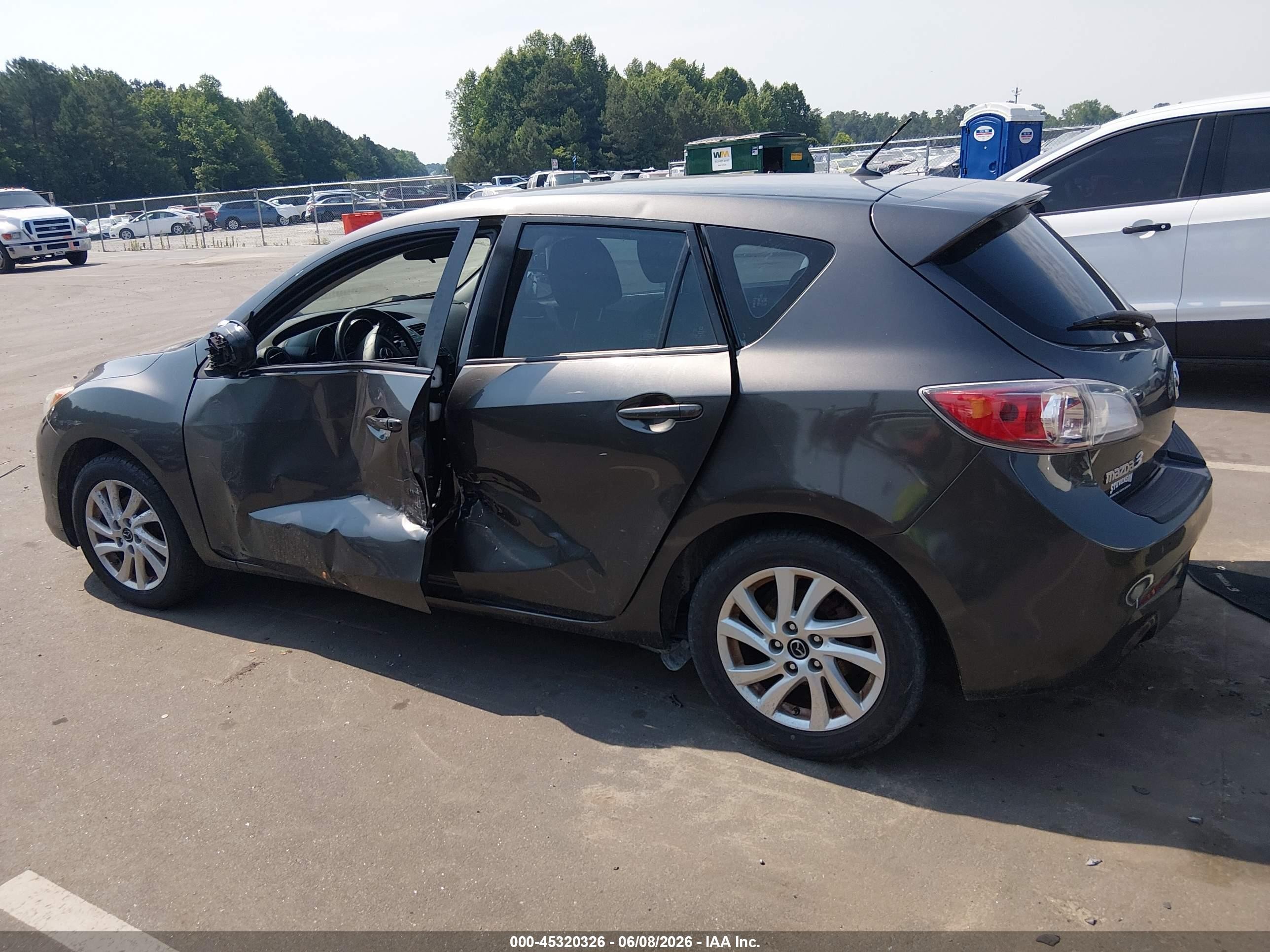 2013 Mazda Mazda3 I Touring Gray vin: JM1BL1L77D1747433