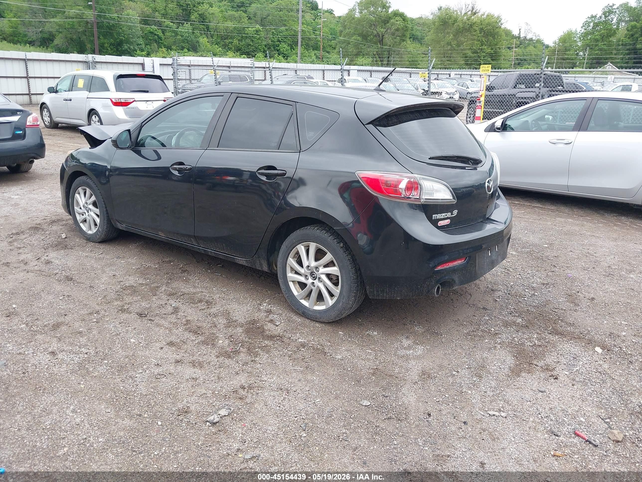 2013 Mazda Mazda3 I Touring Черный vin: JM1BL1L77D1817674