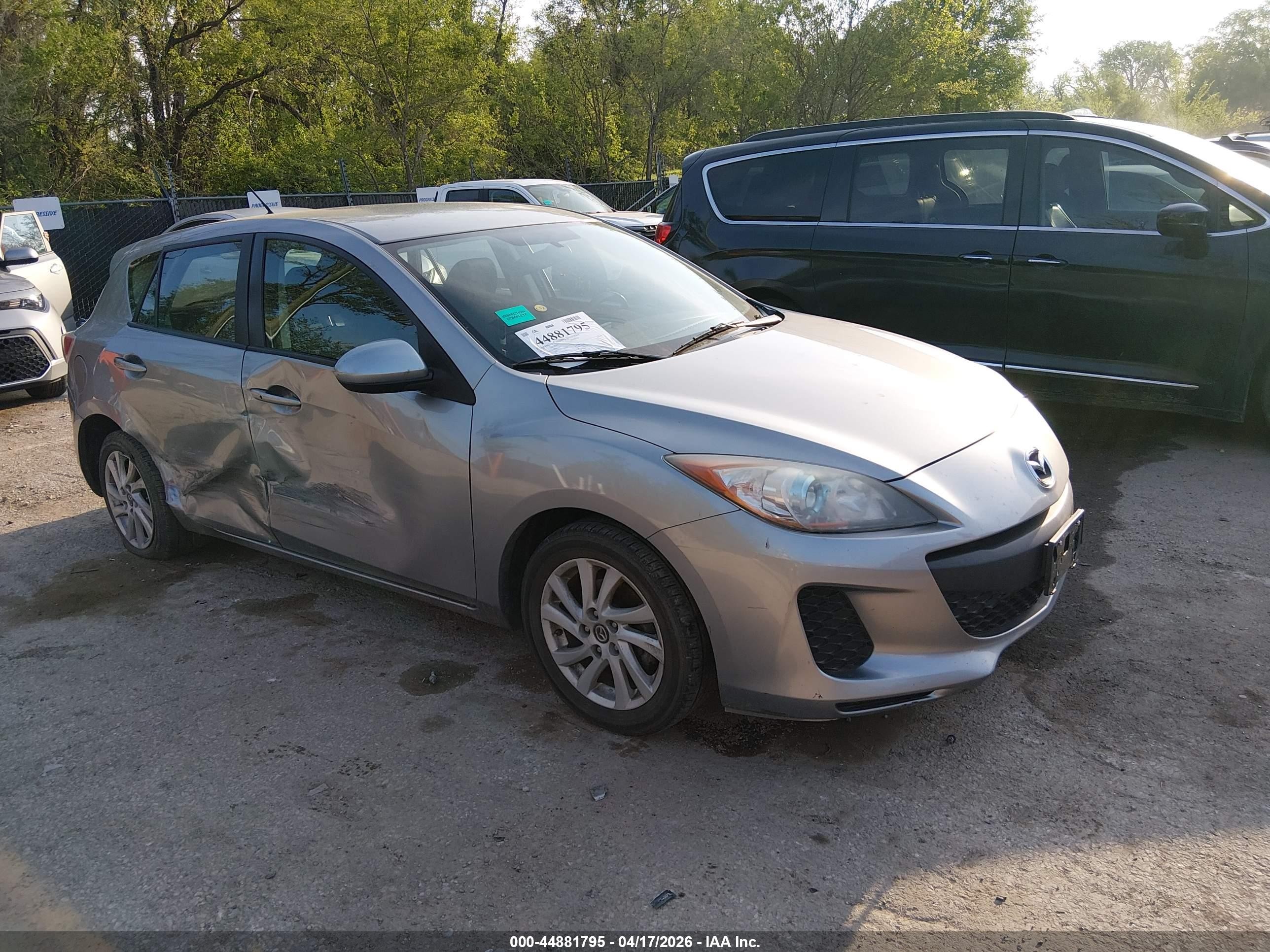 2013 Mazda Mazda3 I Touring Silver vin: JM1BL1L78D1727904