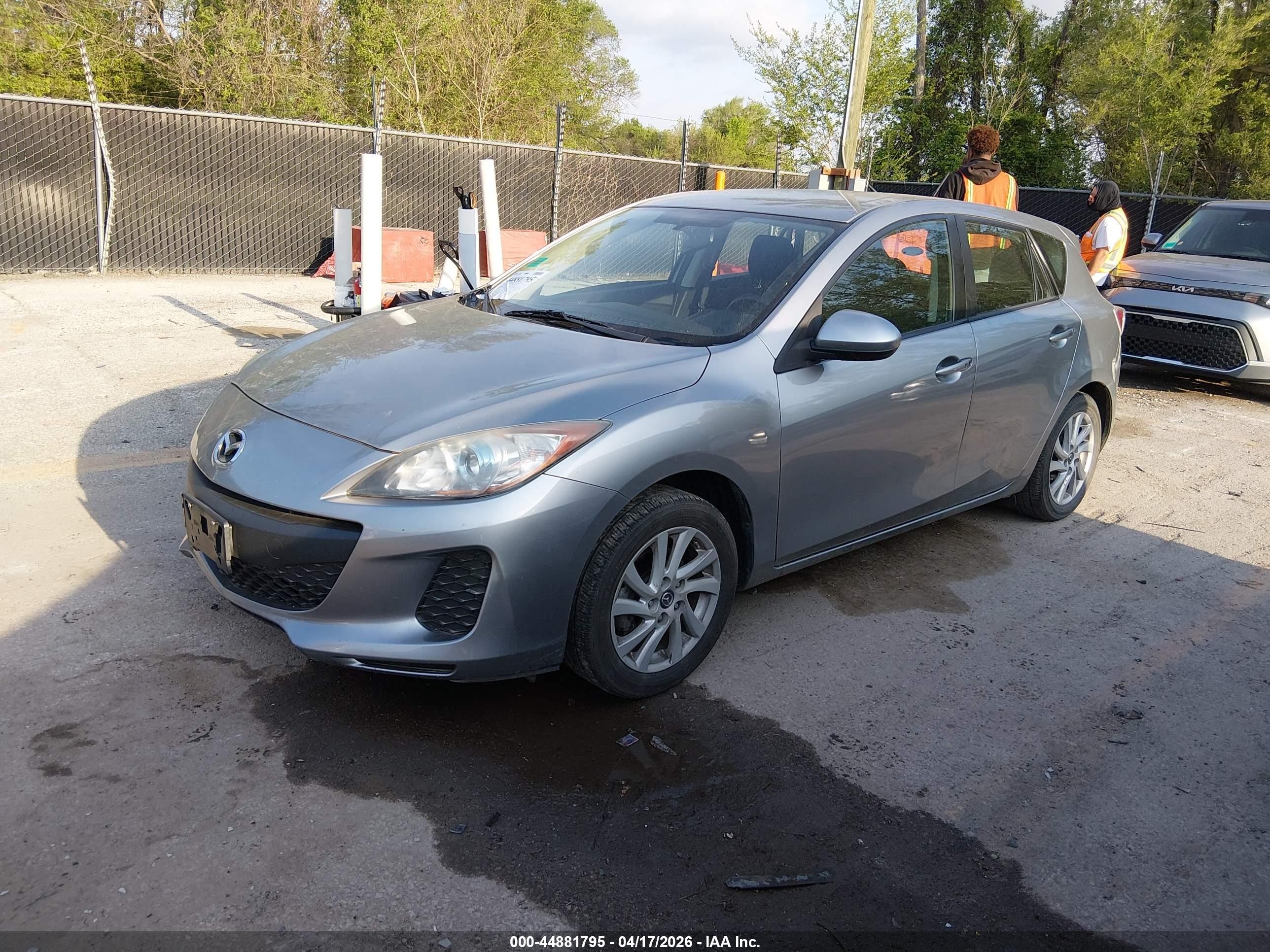 2013 Mazda Mazda3 I Touring Silver vin: JM1BL1L78D1727904