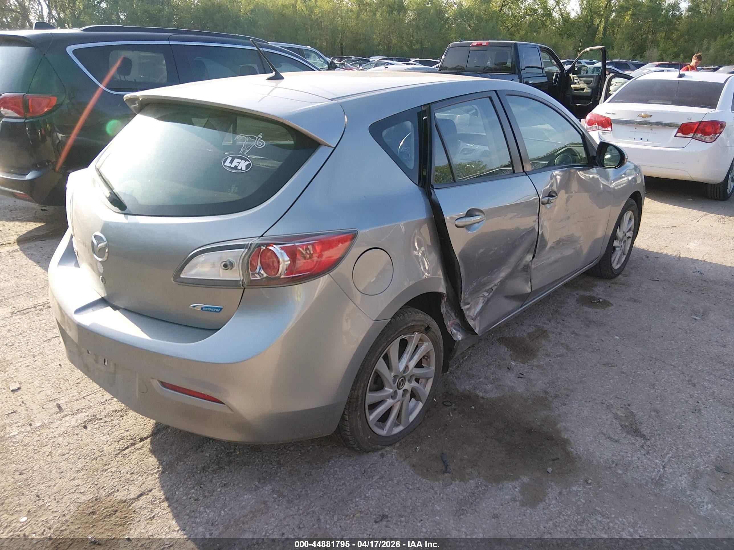 2013 Mazda Mazda3 I Touring Silver vin: JM1BL1L78D1727904