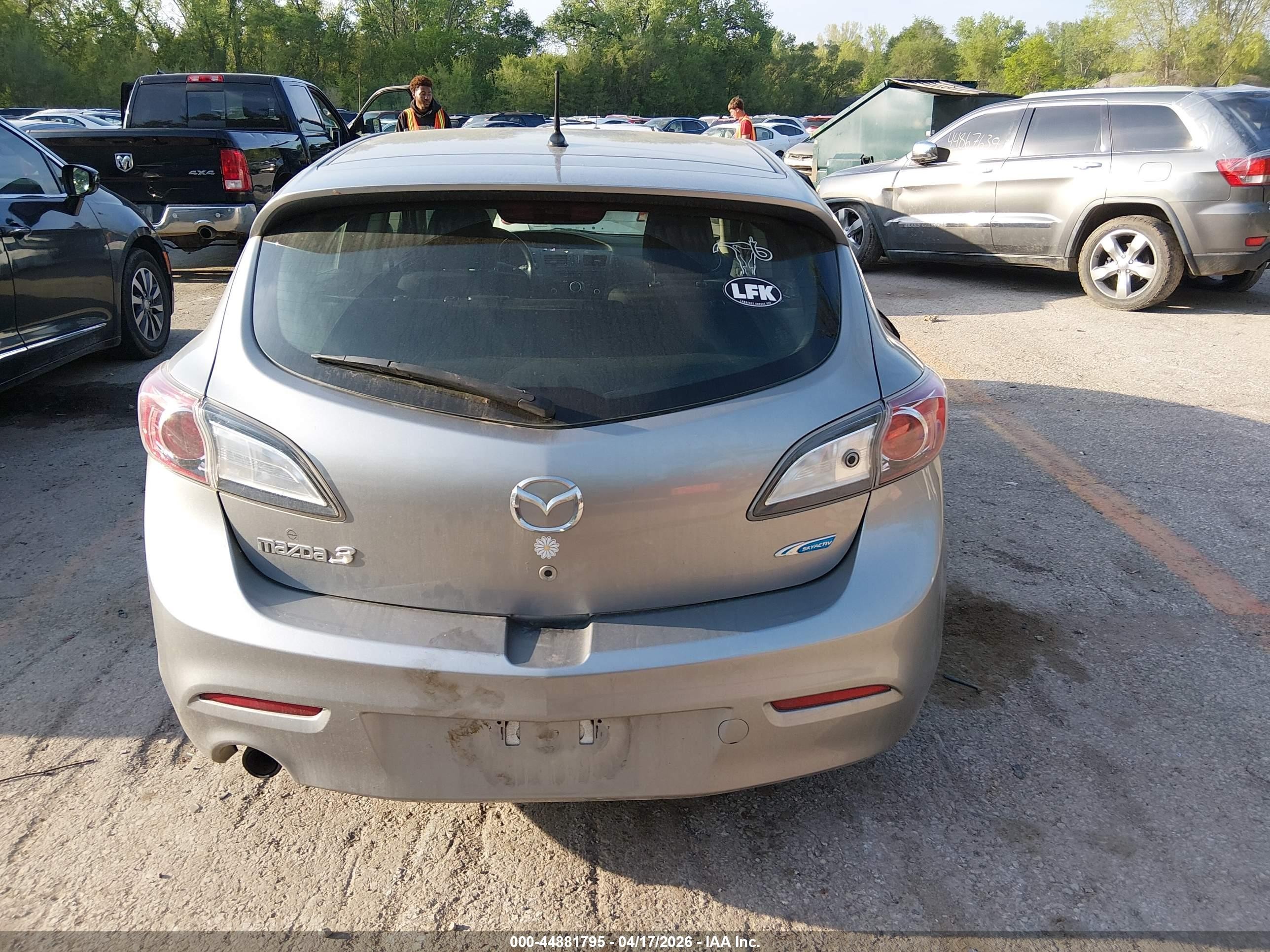 2013 Mazda Mazda3 I Touring Silver vin: JM1BL1L78D1727904