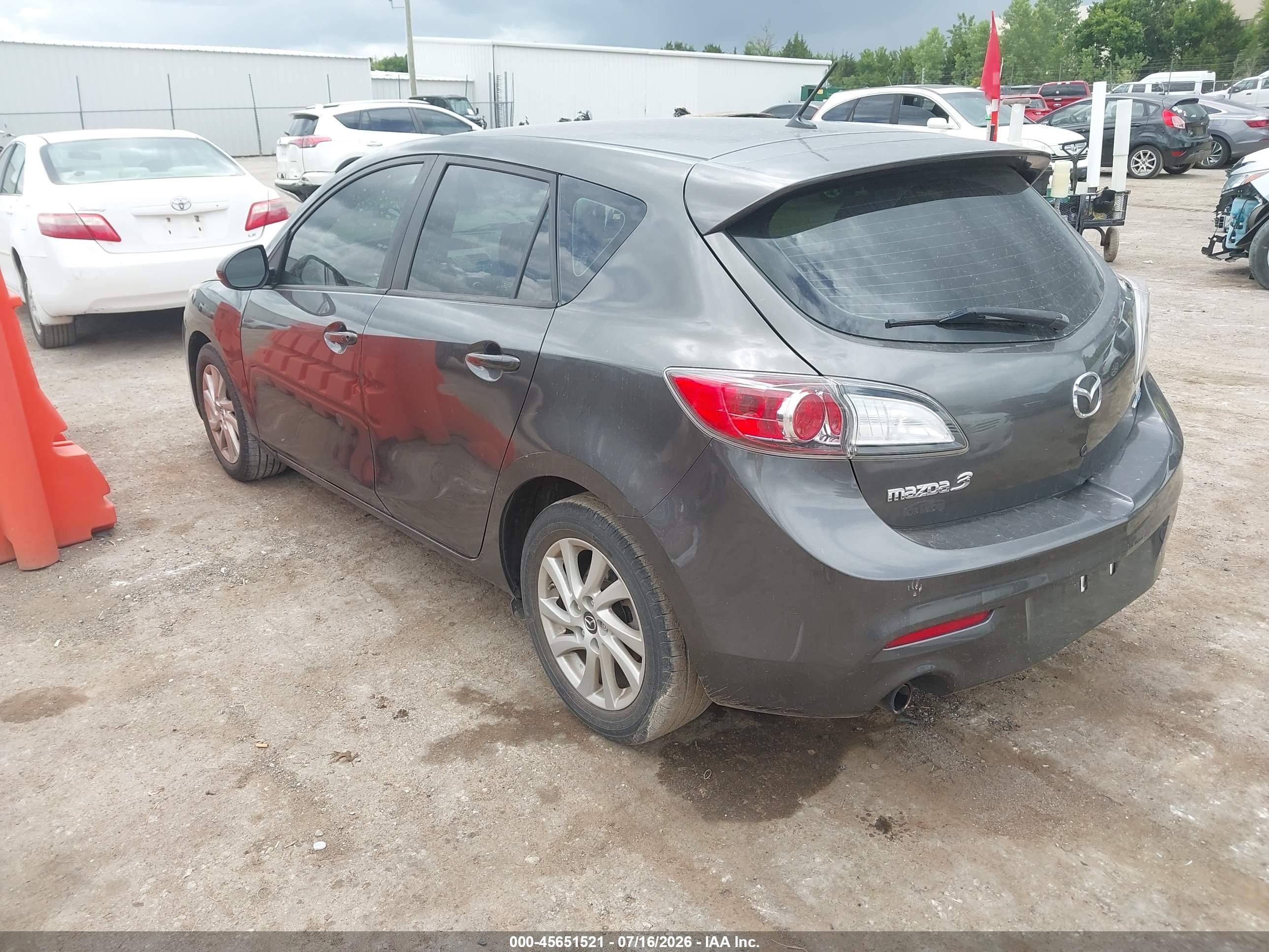 2013 Mazda Mazda3 I Touring Silver vin: JM1BL1L78D1737459