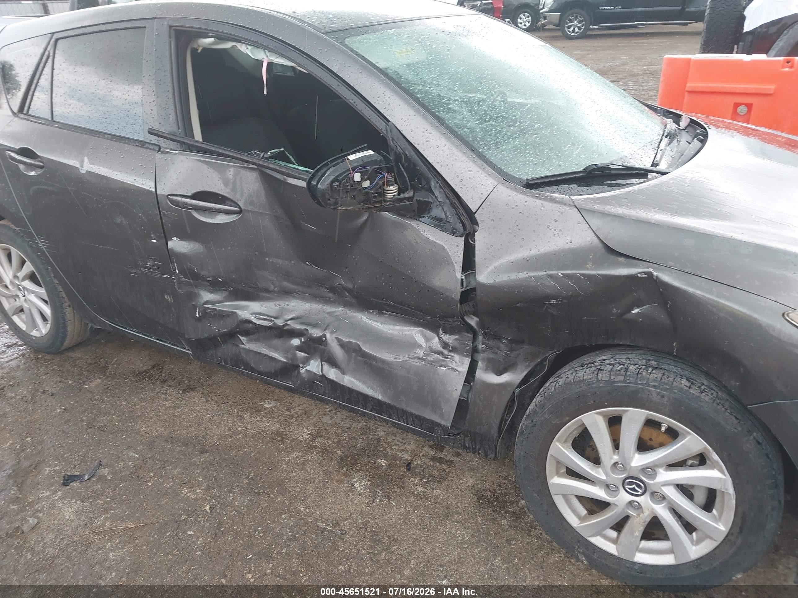 2013 Mazda Mazda3 I Touring Silver vin: JM1BL1L78D1737459