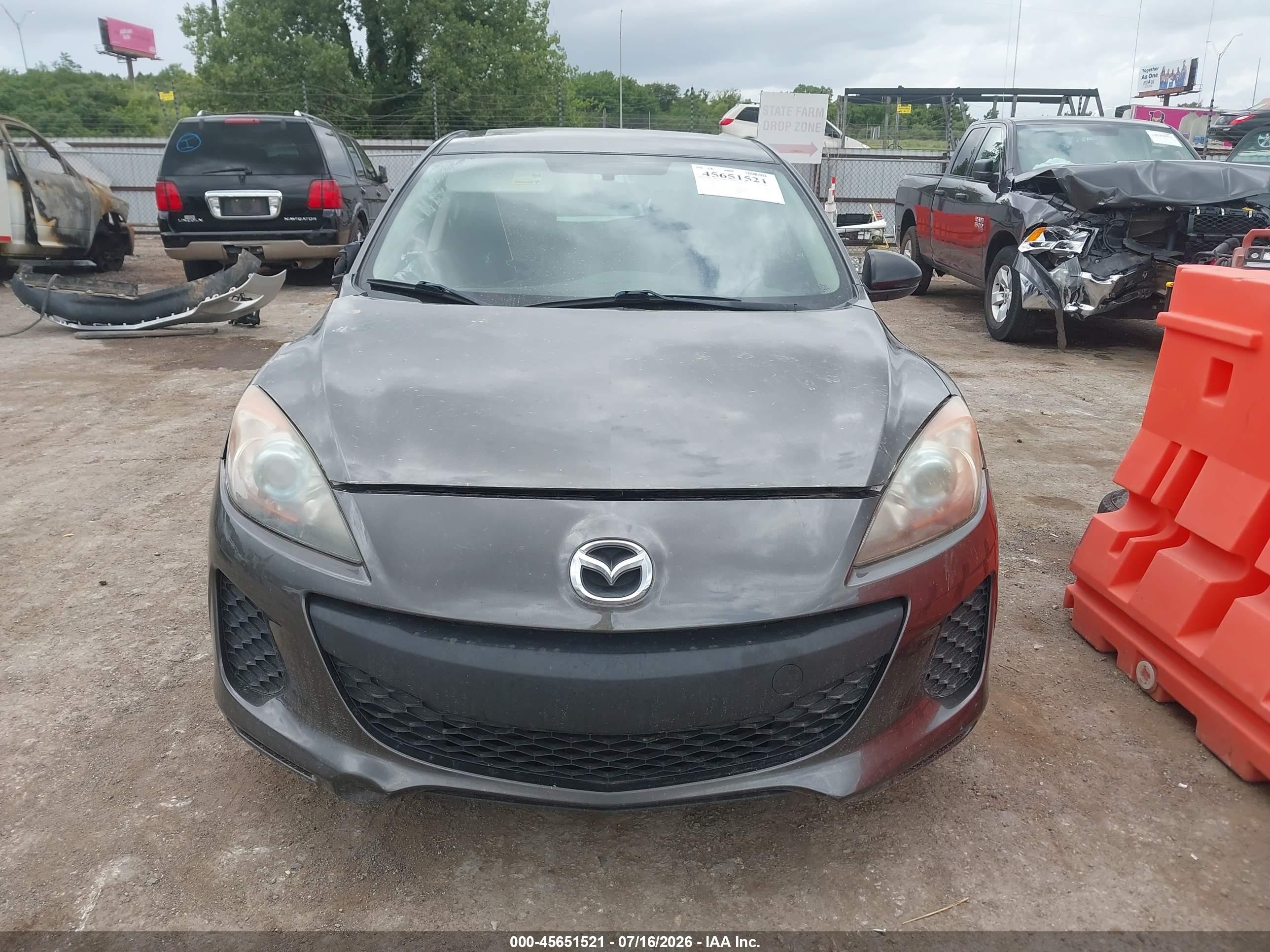 2013 Mazda Mazda3 I Touring Silver vin: JM1BL1L78D1737459