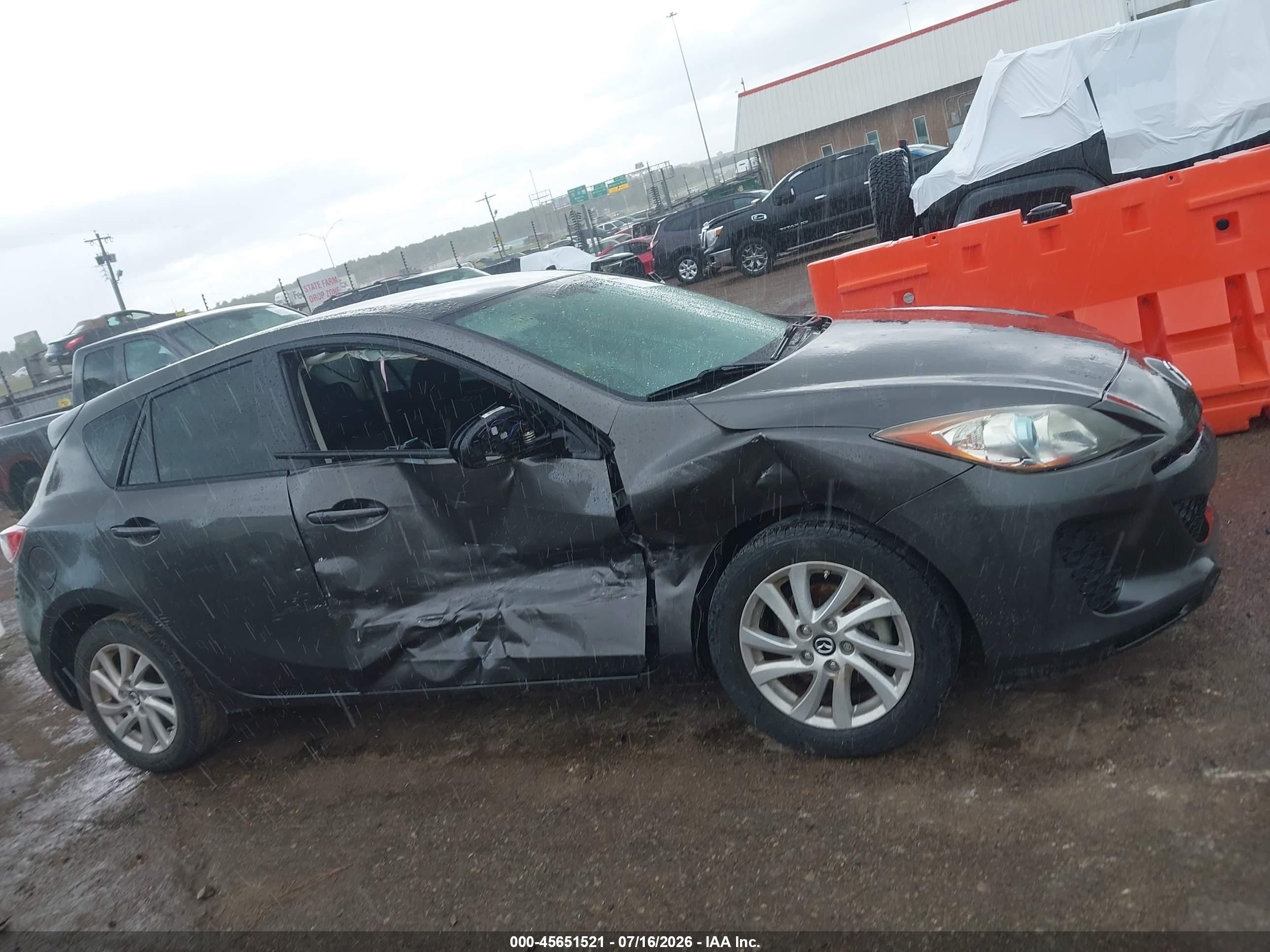 2013 Mazda Mazda3 I Touring Silver vin: JM1BL1L78D1737459