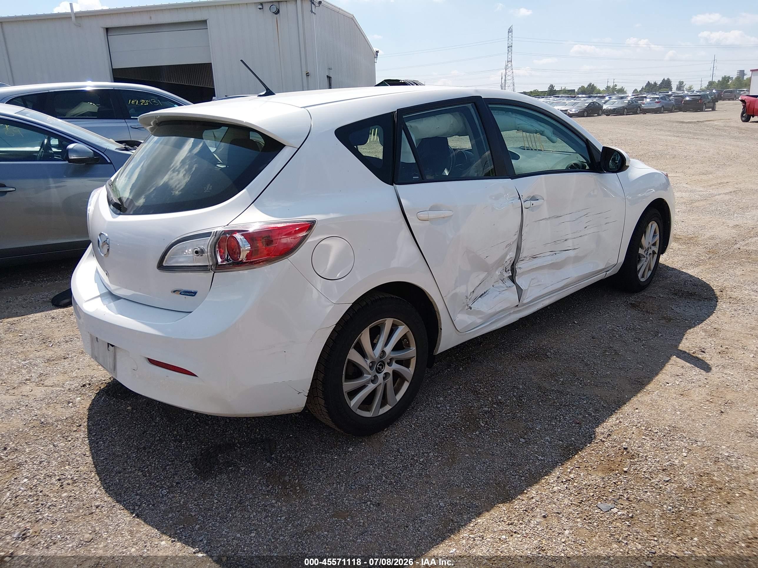 2013 Mazda Mazda3 I Touring Белый vin: JM1BL1L78D1818249