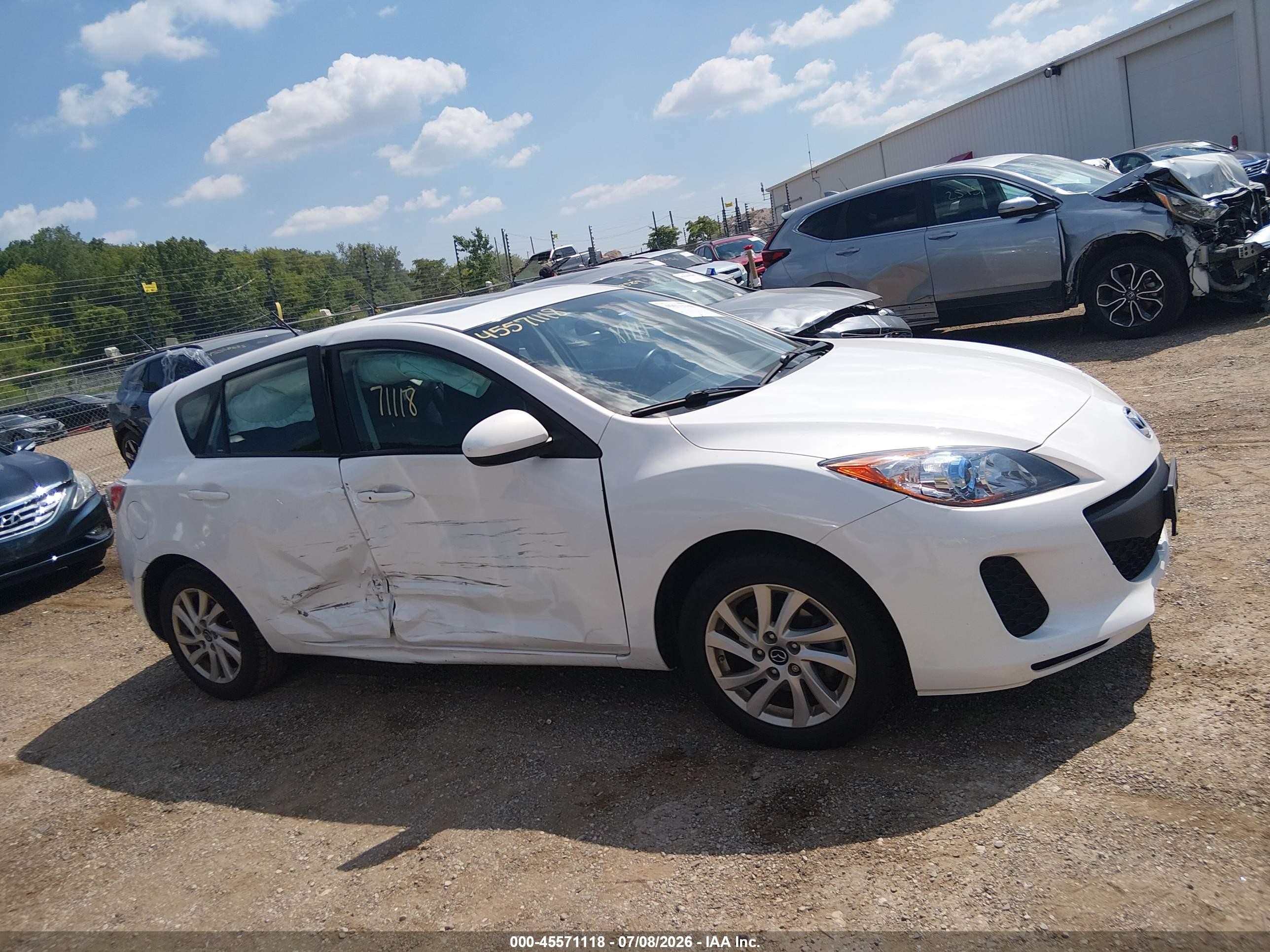 2013 Mazda Mazda3 I Touring Белый vin: JM1BL1L78D1818249