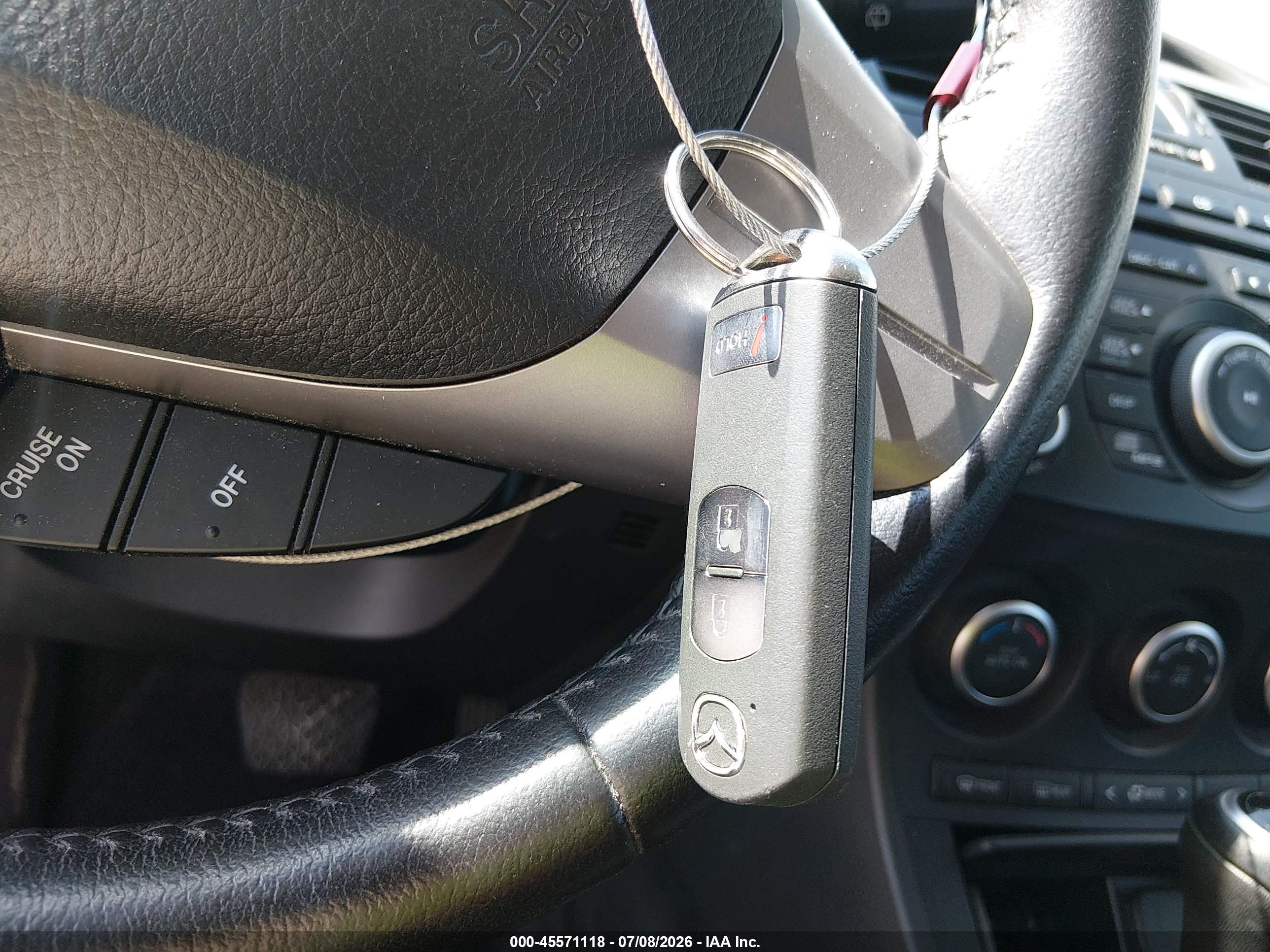 2013 Mazda Mazda3 I Touring Белый vin: JM1BL1L78D1818249