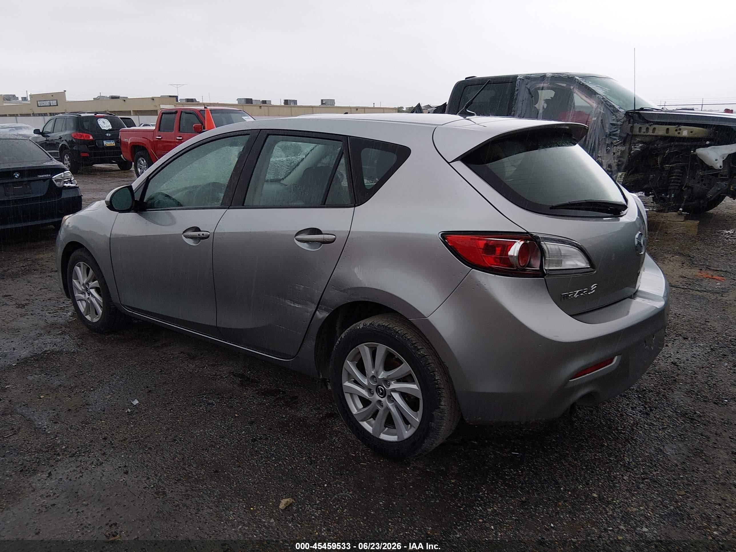 2013 Mazda Mazda3 I Touring Silver vin: JM1BL1L79D1783141